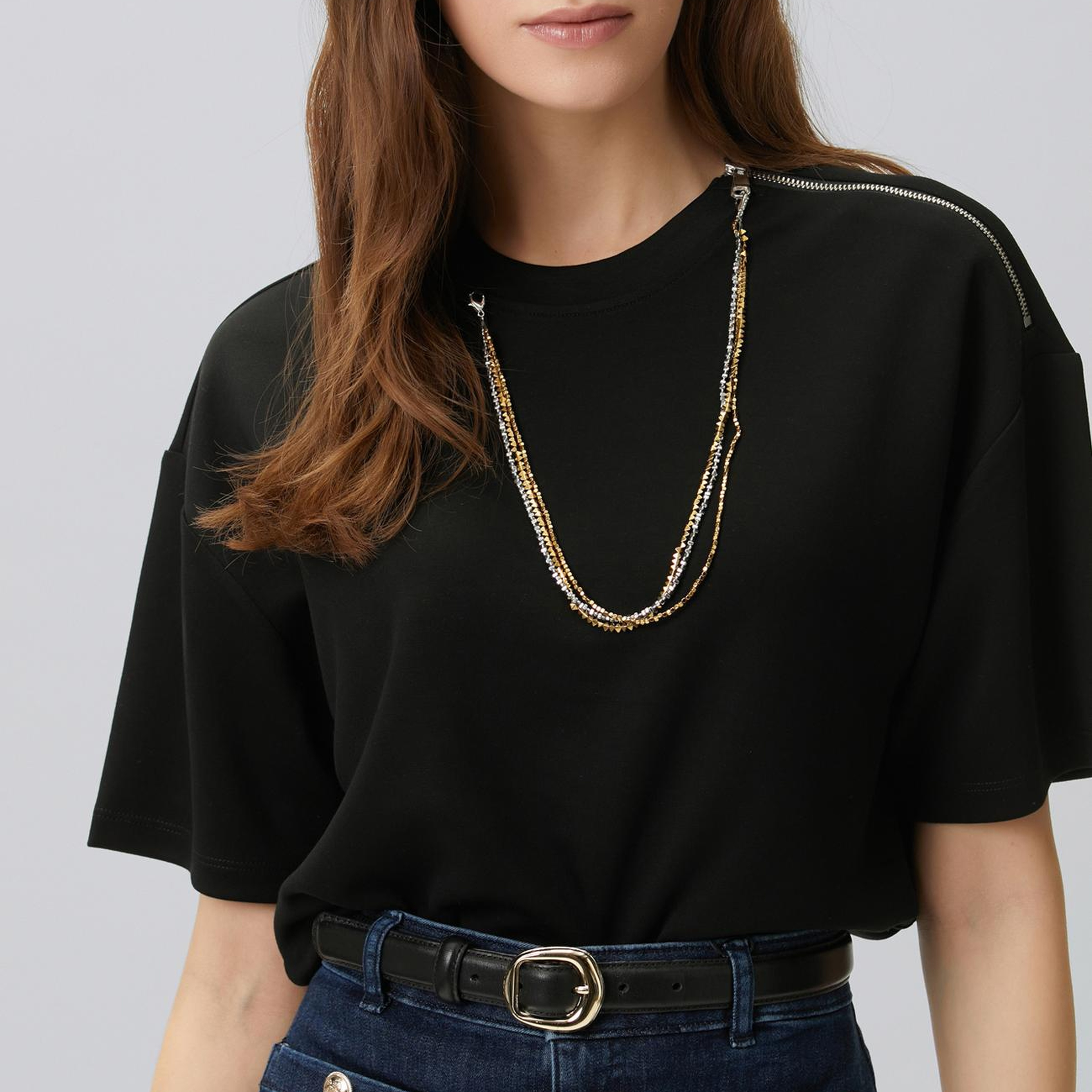Network Kadın Siyah Yaka Zincir Detaylı T-shirt
