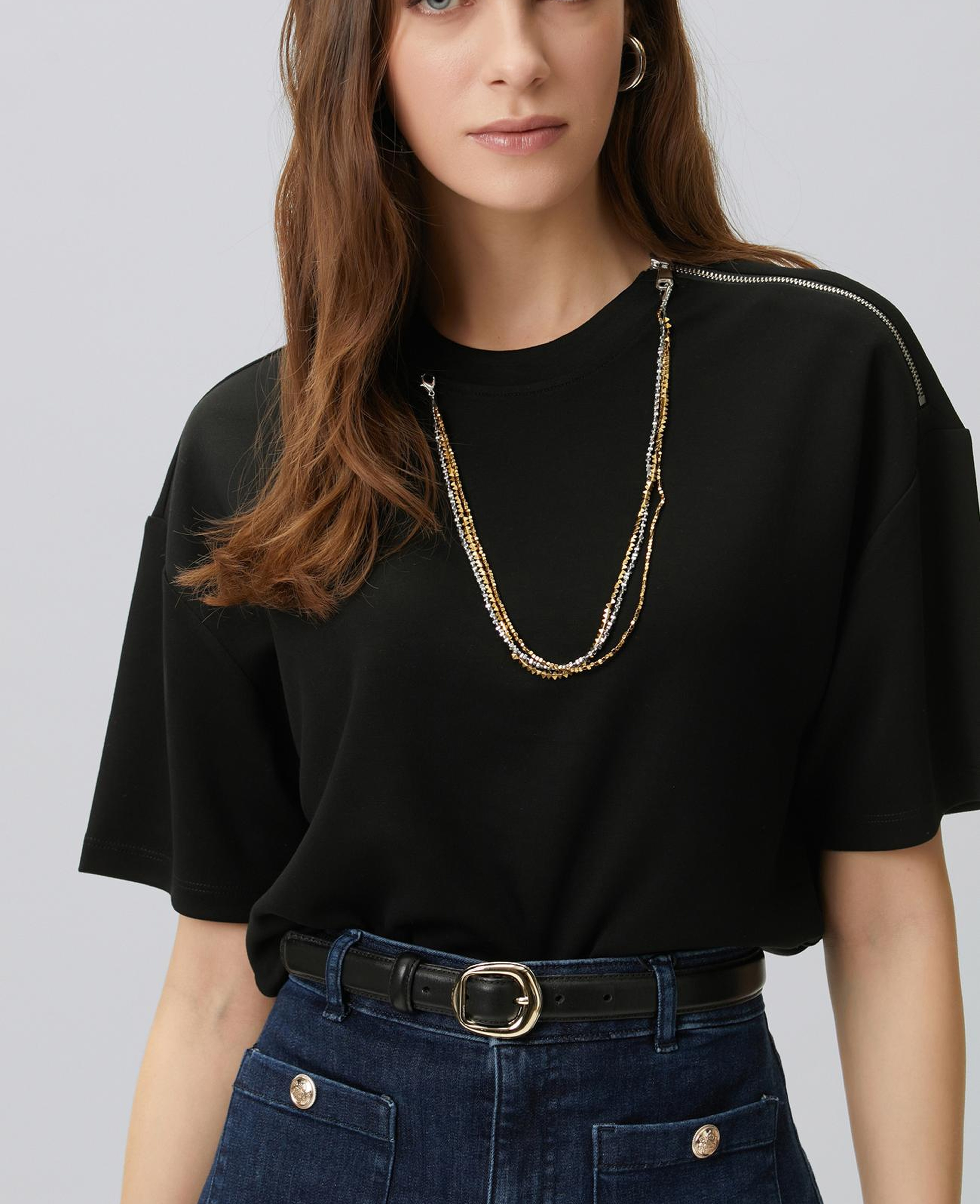 Network Kadın Siyah Yaka Zincir Detaylı T-shirt