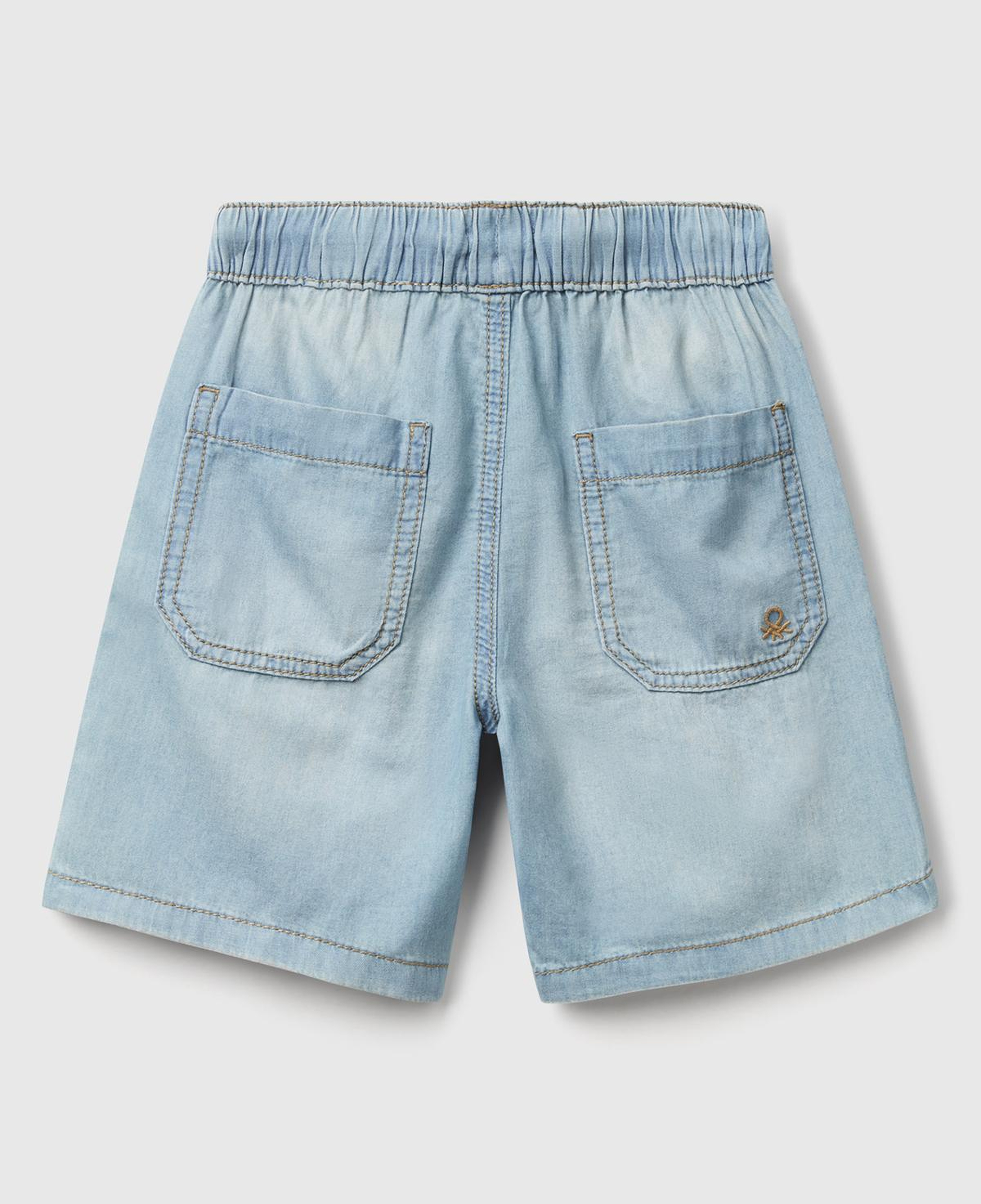 Erkek Çocuk Açık Denim Arka Cebi Logo İşlemeli Büzgü İpli Denim Bermuda Şort