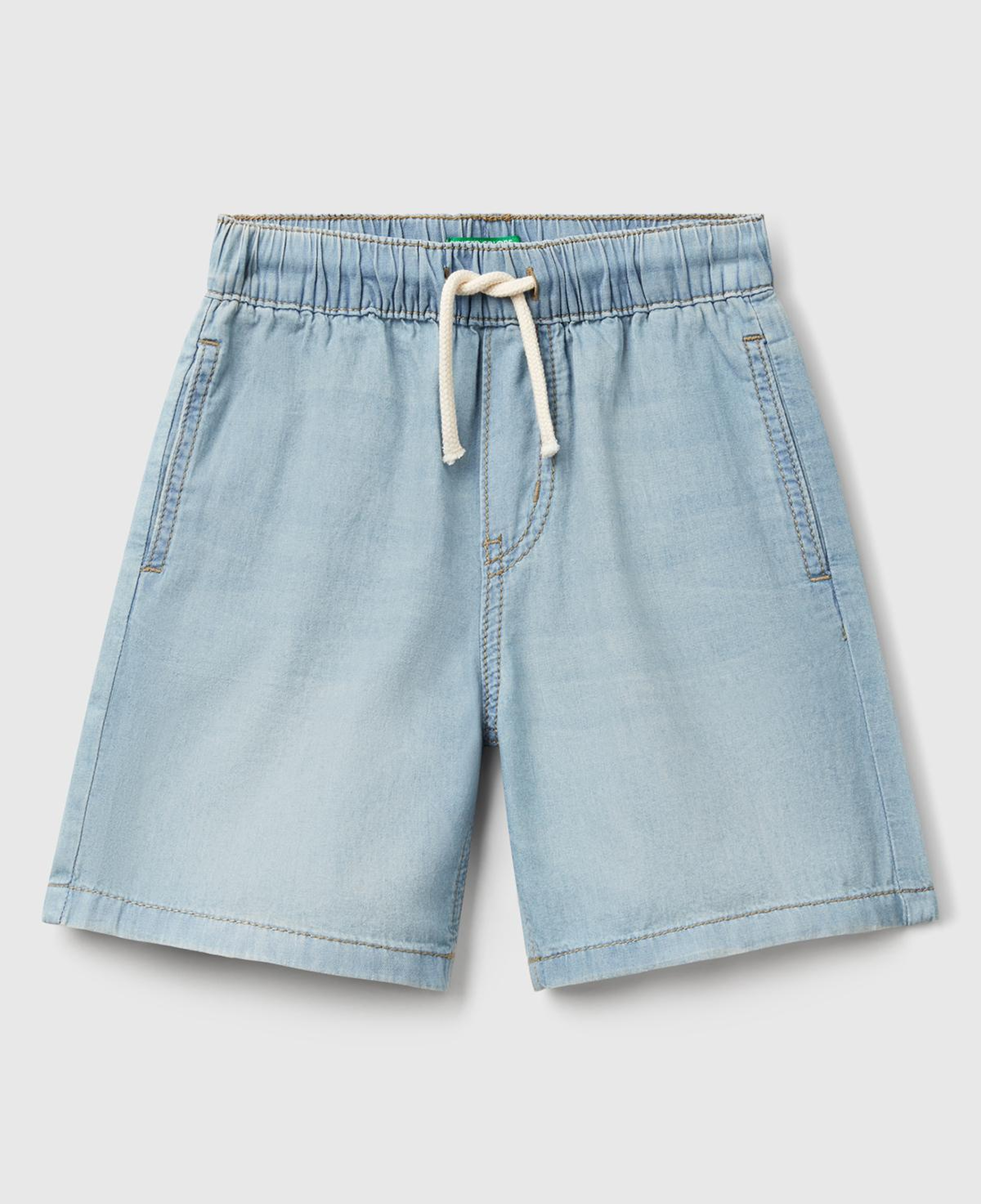 Erkek Çocuk Açık Denim Arka Cebi Logo İşlemeli Büzgü İpli Denim Bermuda Şort
