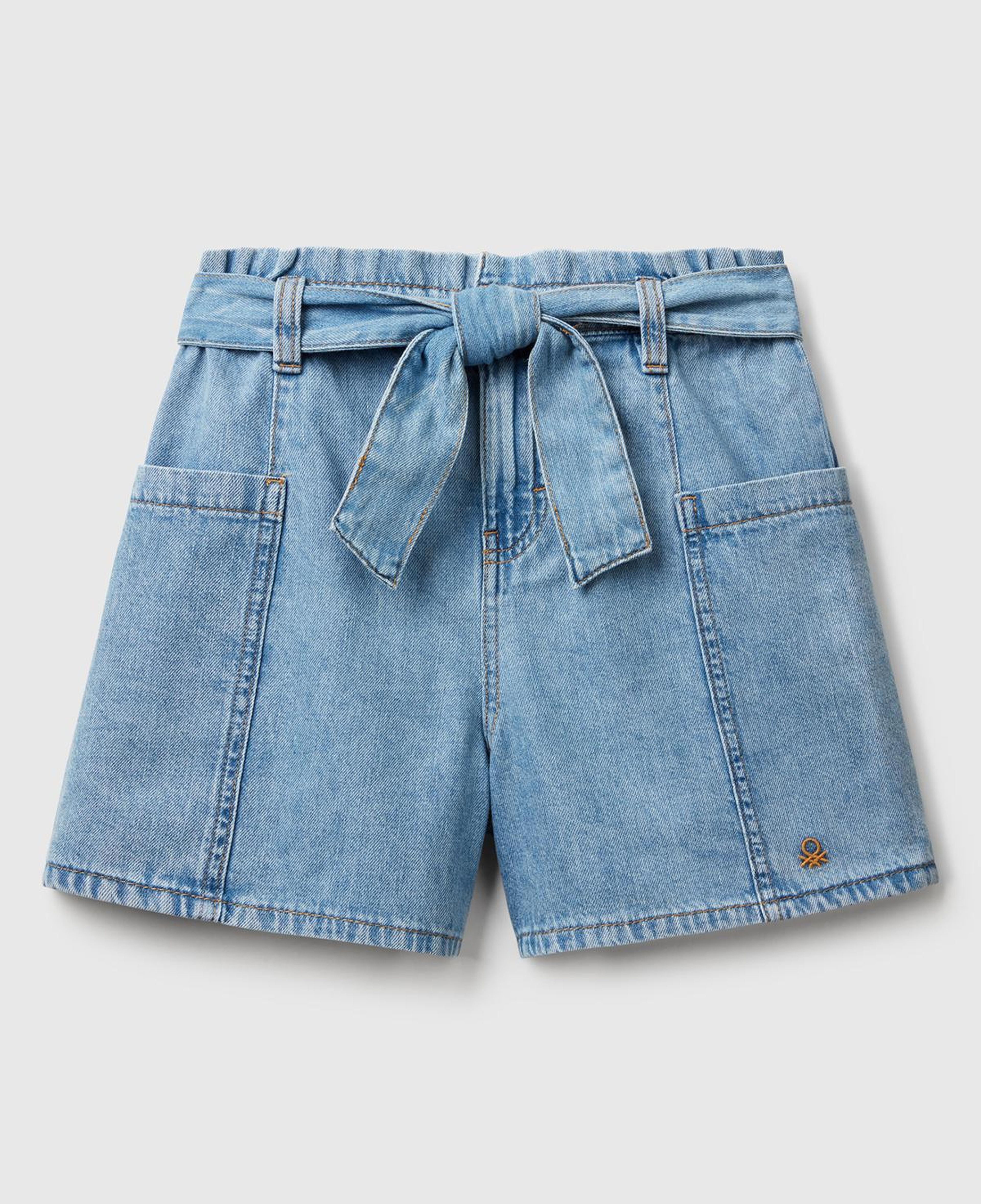 Kız Çocuk Denim Kuşaklı Beli Büzgülü Logolu Yan Cepli Denim Bermuda Şort