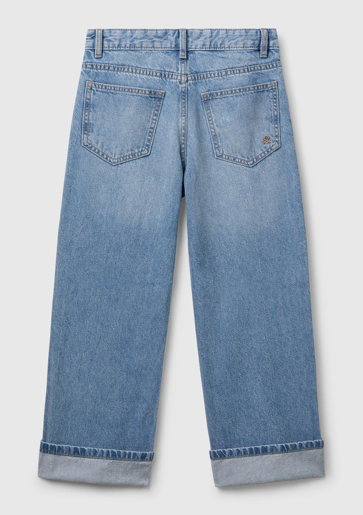 Erkek Çocuk Açık Denim Yırtıklı Eskitilmiş Efektli Straight Fit Denim Pantolon