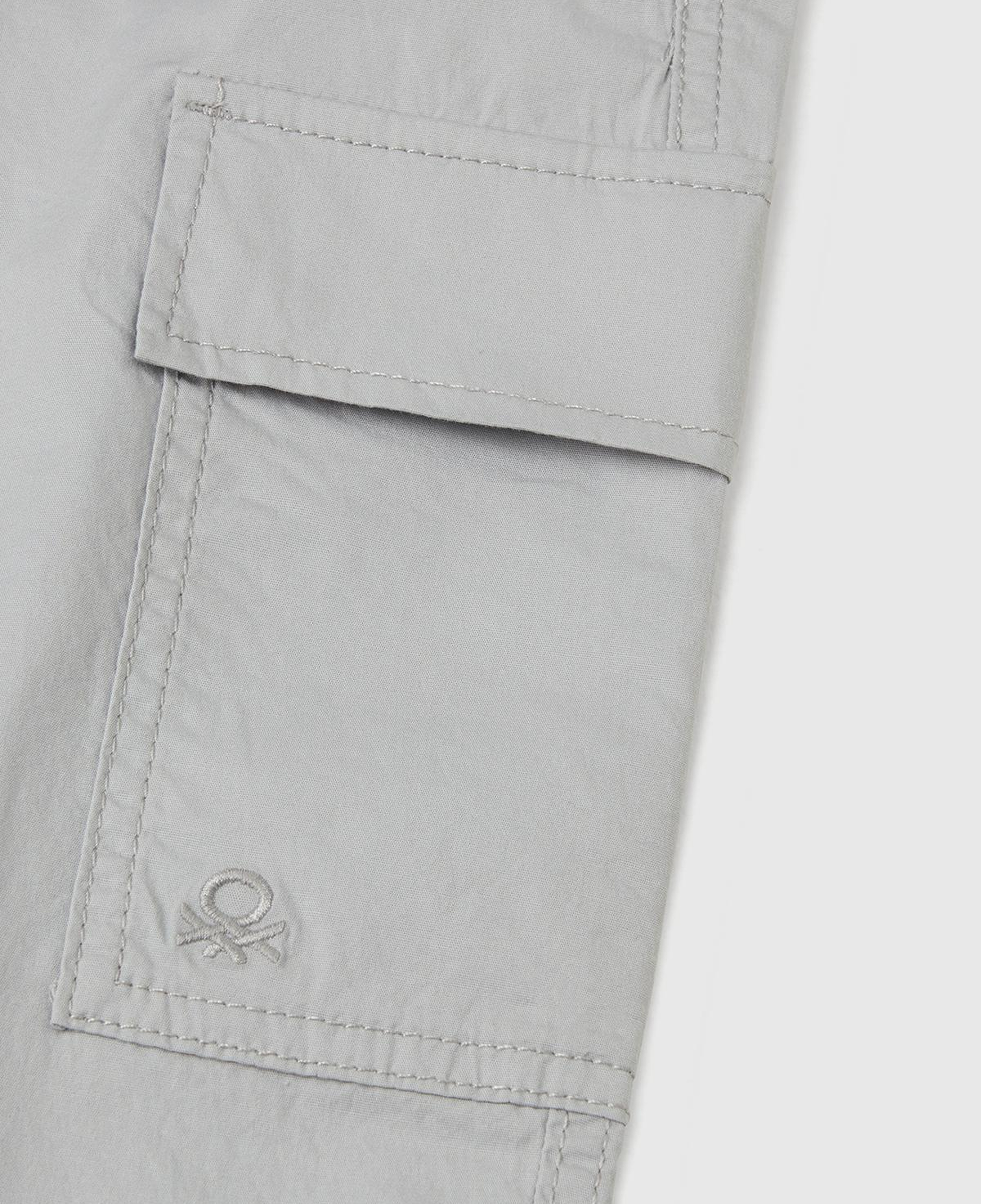 Erkek Çocuk Gri Melanj Logo Detaylı Paraşüt Pantolon