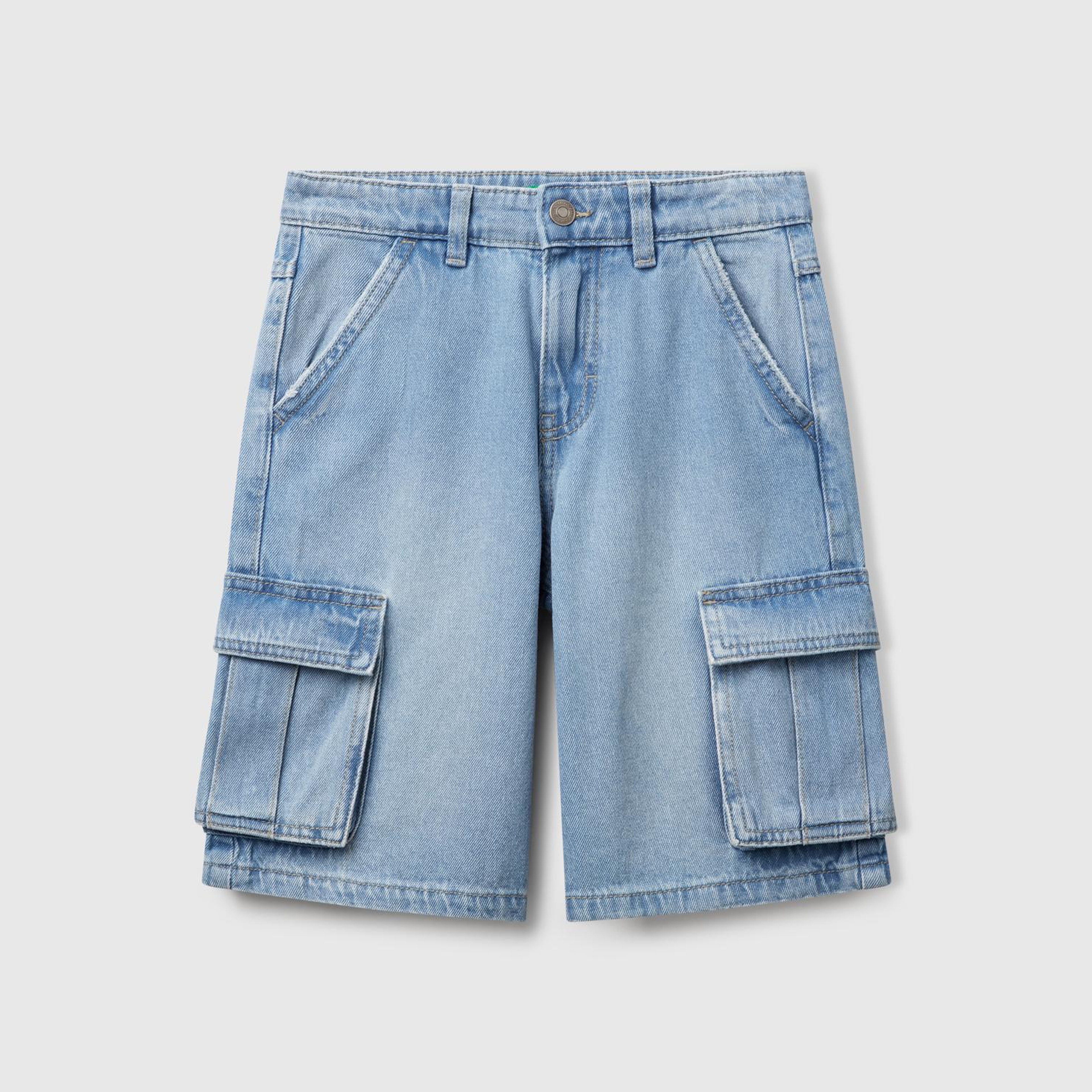 Erkek Çocuk Açık Denim Logo İşlemeli Büyük Yan Cep Detaylı Denim Bermuda Şort