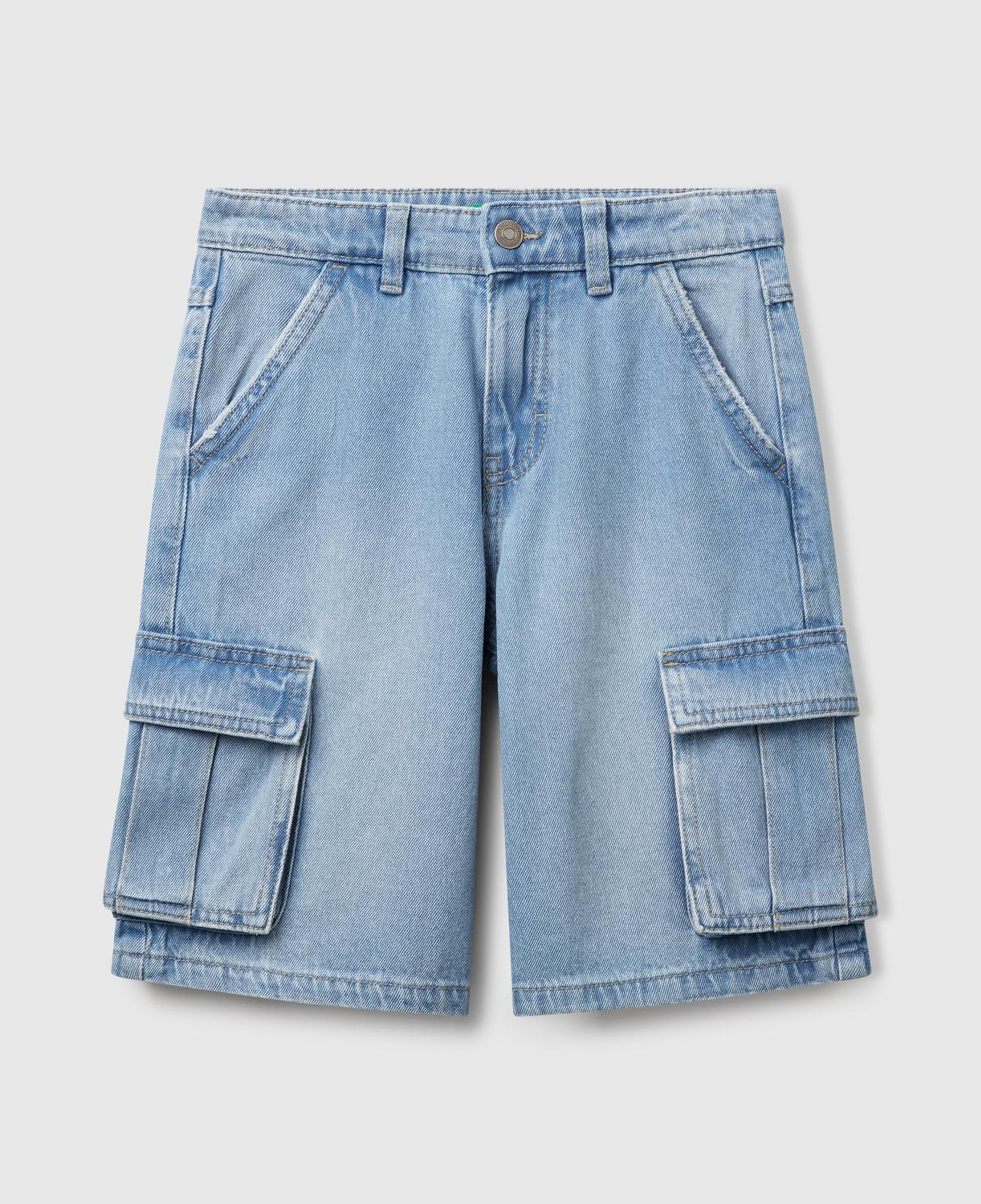 Erkek Çocuk Açık Denim Logo İşlemeli Büyük Yan Cep Detaylı Denim Bermuda Şort