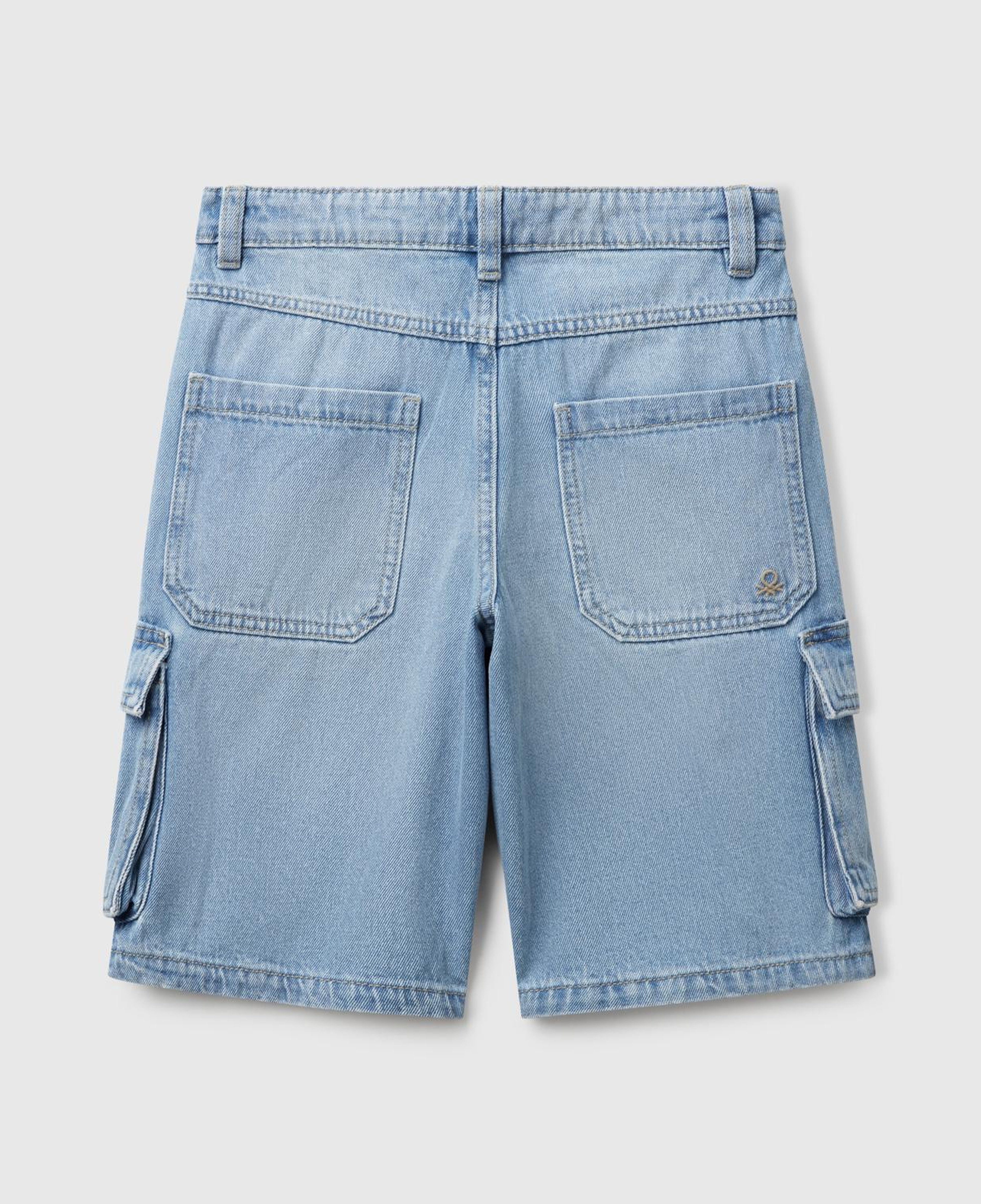 Erkek Çocuk Açık Denim Logo İşlemeli Büyük Yan Cep Detaylı Denim Bermuda Şort