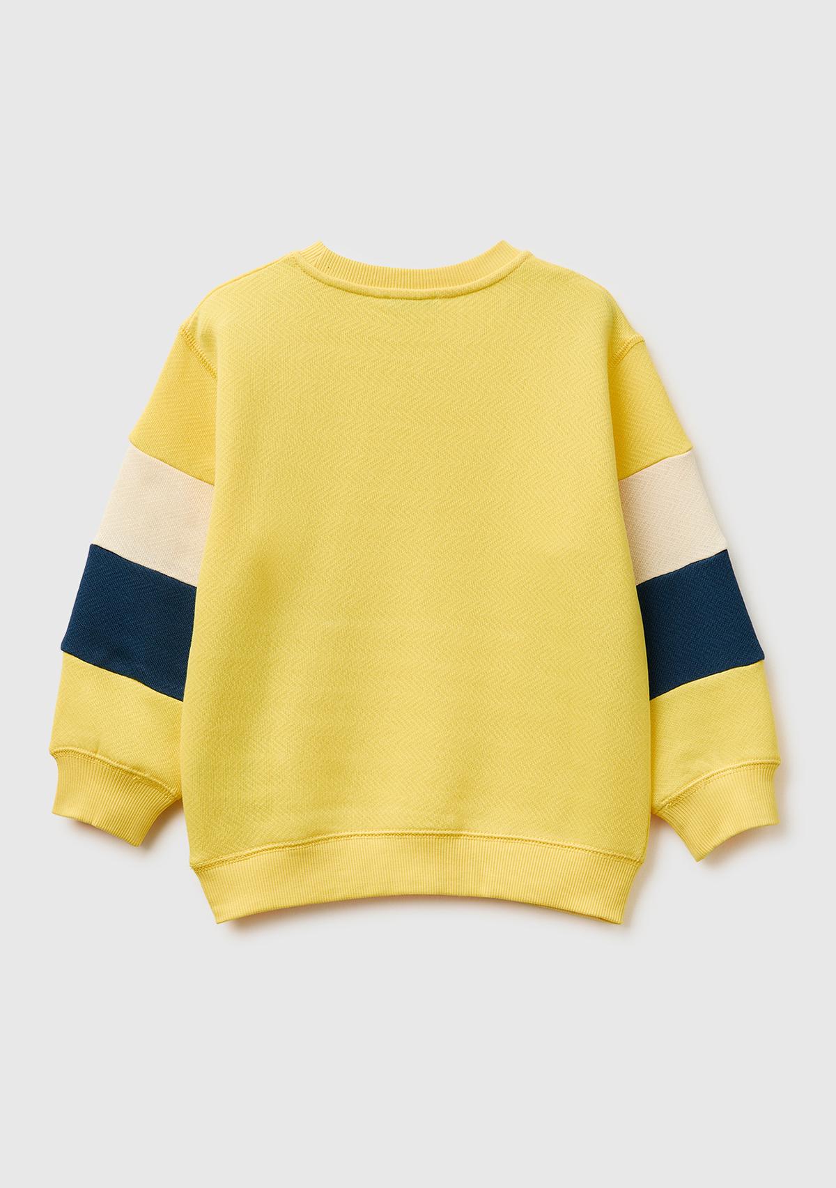 Erkek Çocuk Sarı Kol Detaylı Renk Bloklu Logo Etiketli Bisiklet Yaka Sweatshirt