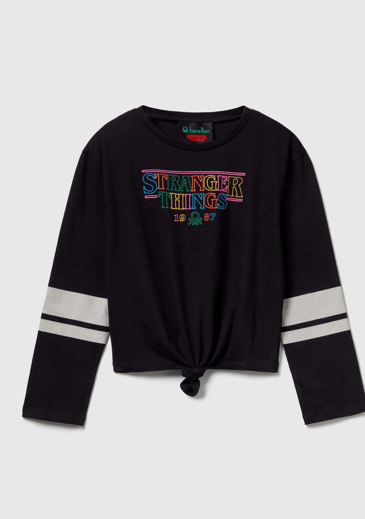 Kız Çocuk Siyah %100 Pamuk Stranger Things Ön Düğüm Detaylı Kol Şerit Baskılı T-Shirt