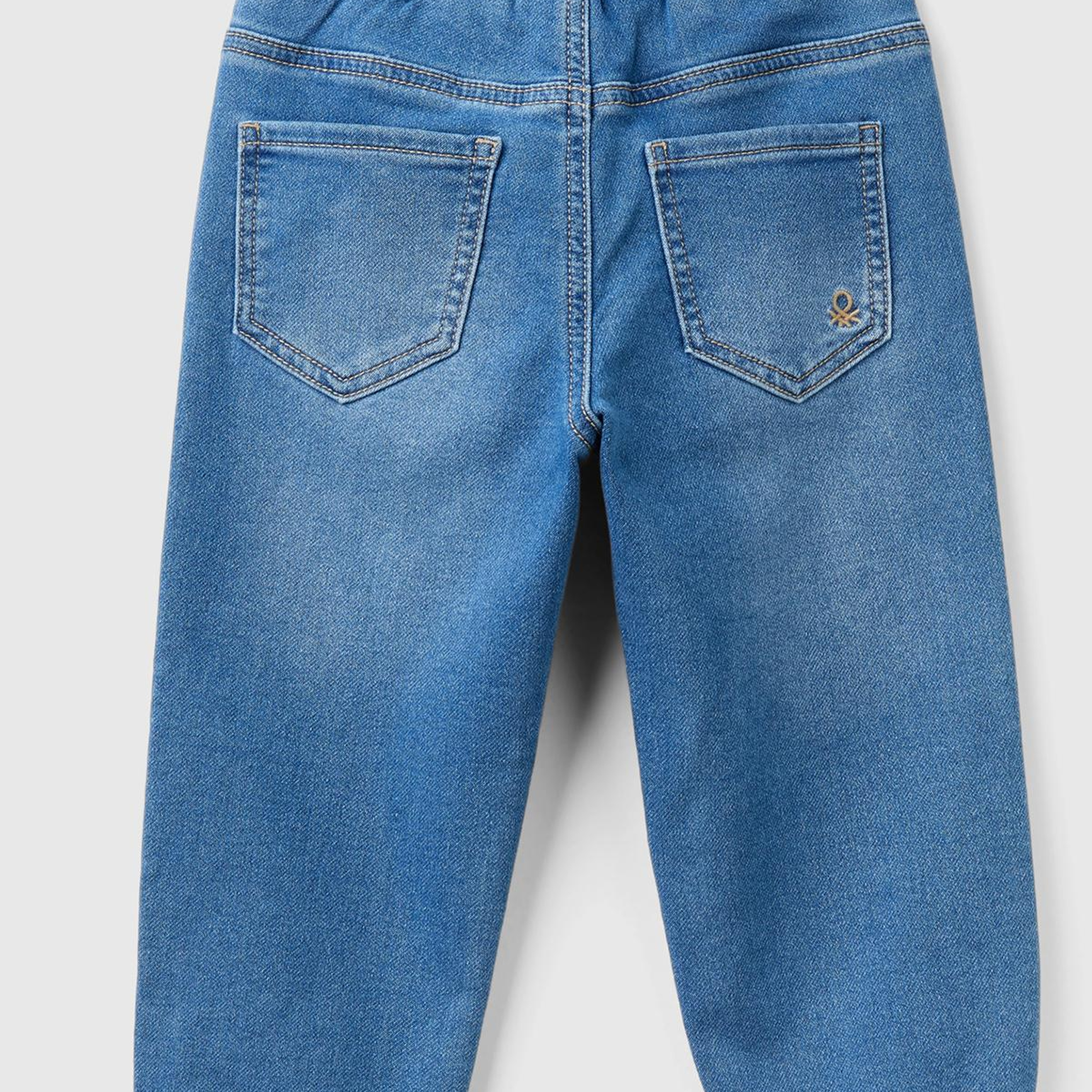 Erkek Çocuk Mavi Arka Cebi Logolu Lastik Paça Ağartılmış Denim Pantolon