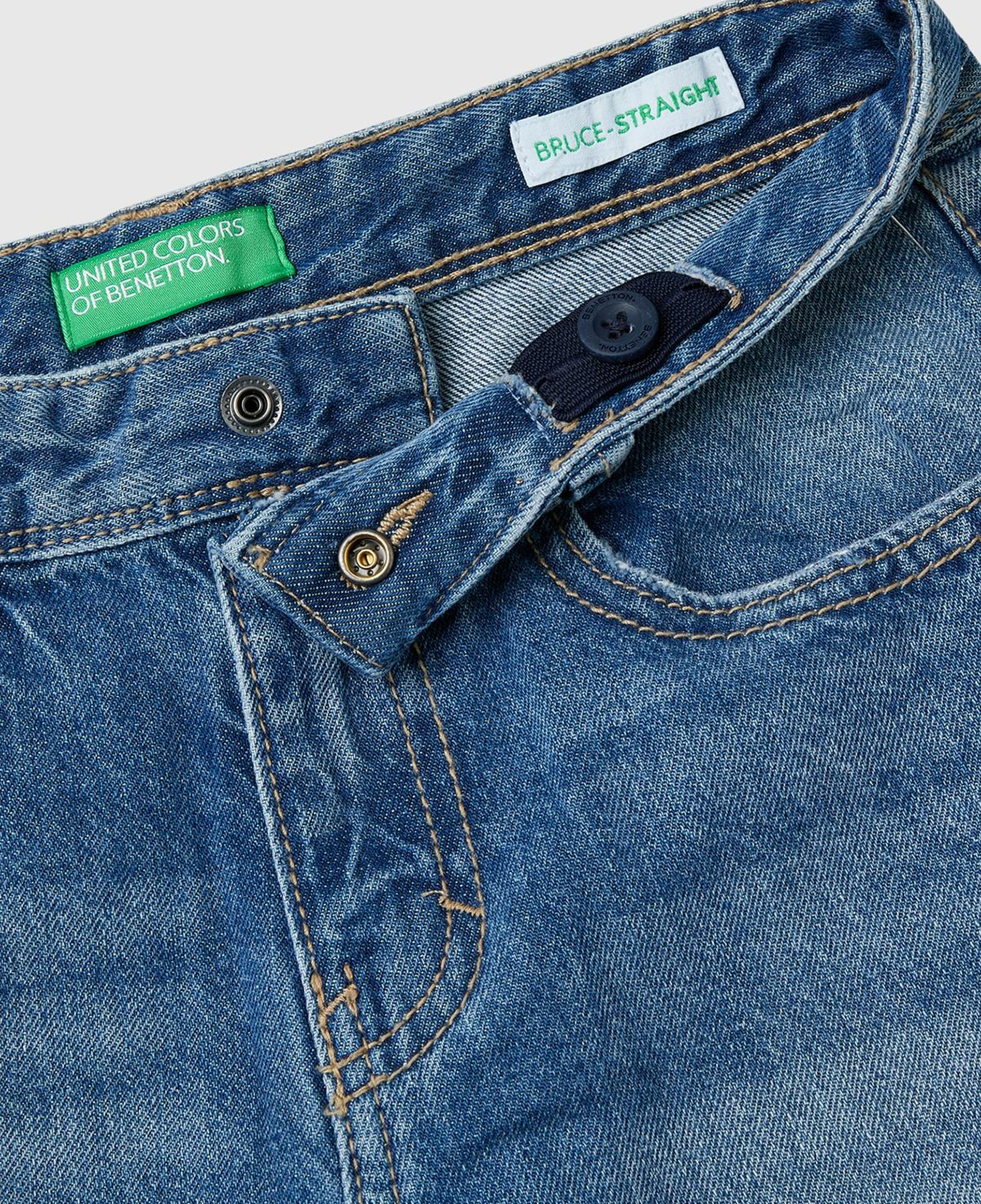 Erkek Çocuk Mavi Arkası Logo İşlemeli 5 Cepli Düz Kesim Denim Pantolon