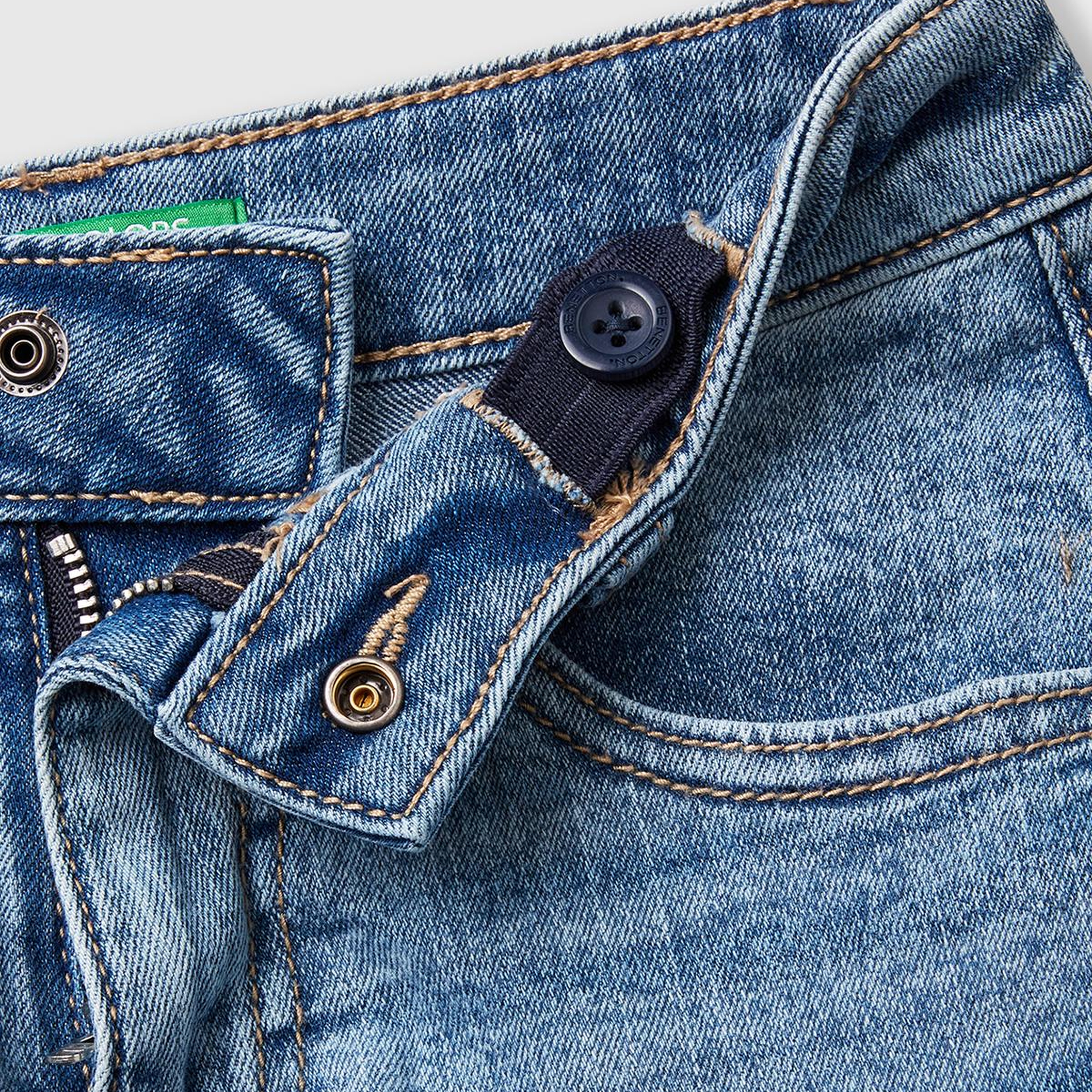 Kız Çocuk Mavi Taş Yıkama Logo İşlemeli Streç Denim Şort