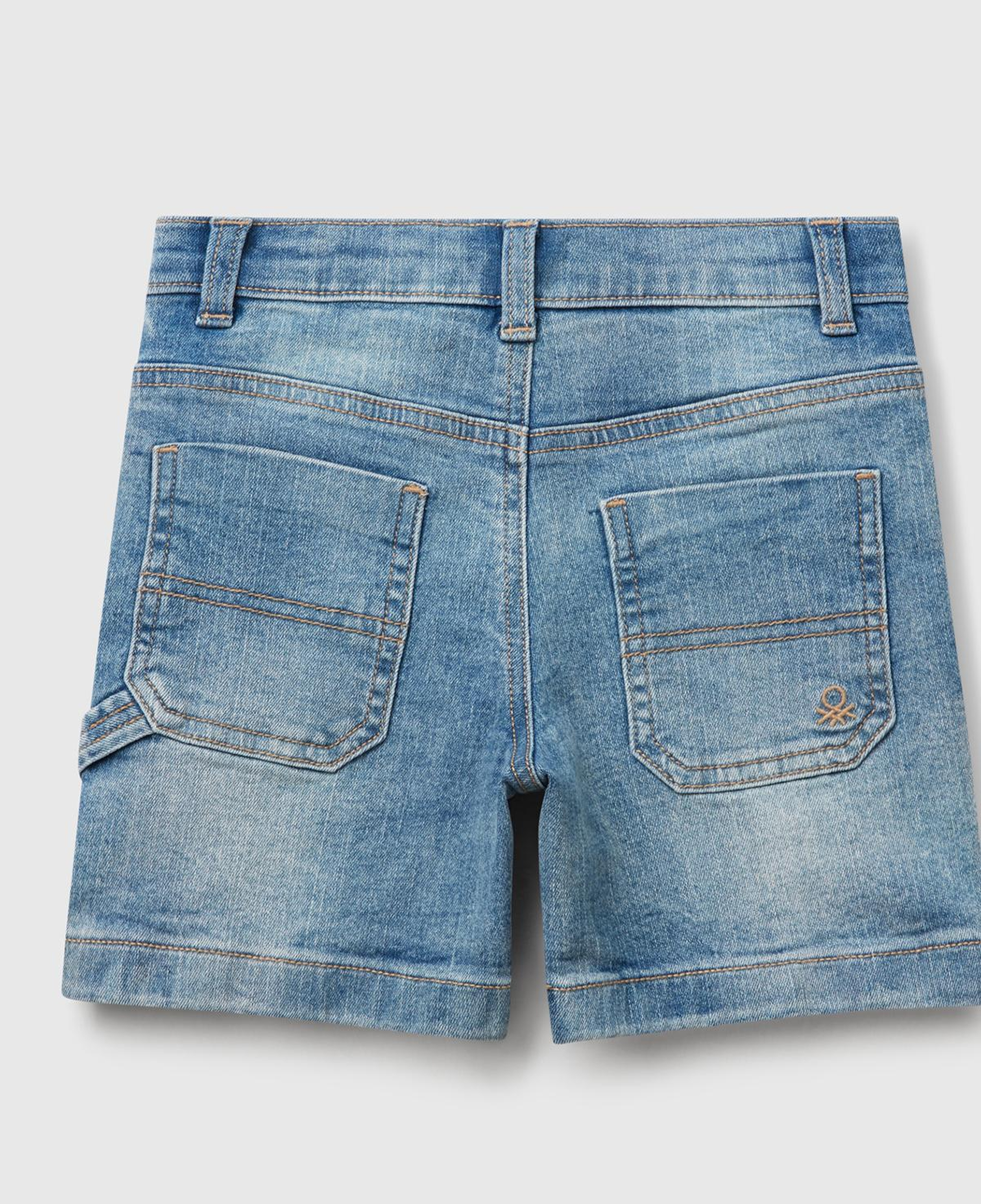 Erkek Çocuk Açık Mavi Yanı Detaylı Cepli Denim Streç Bermuda Şort