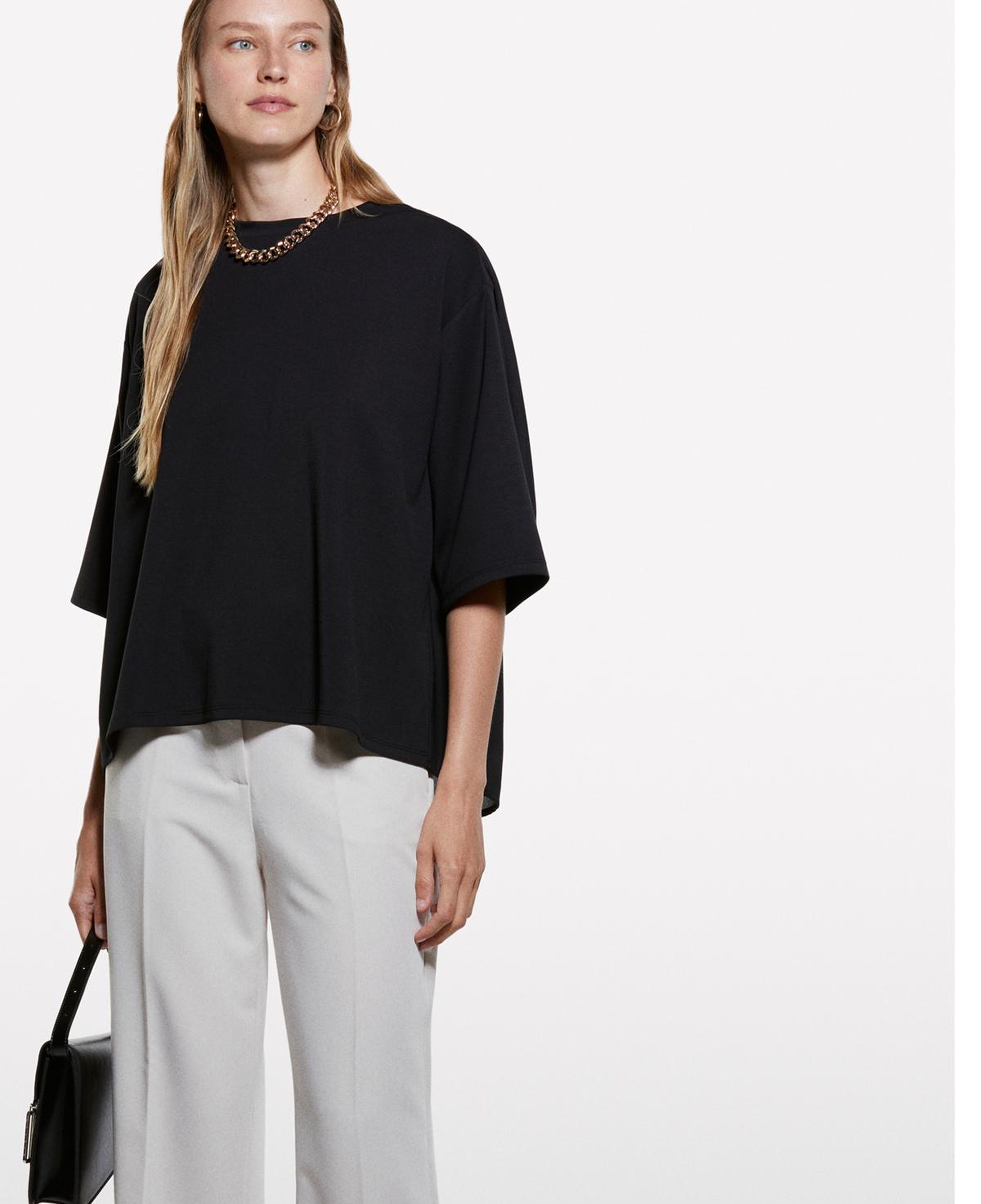 Kadın Siyah Modal Karışımlı Asimetrik Boxy Fit T-Shirt