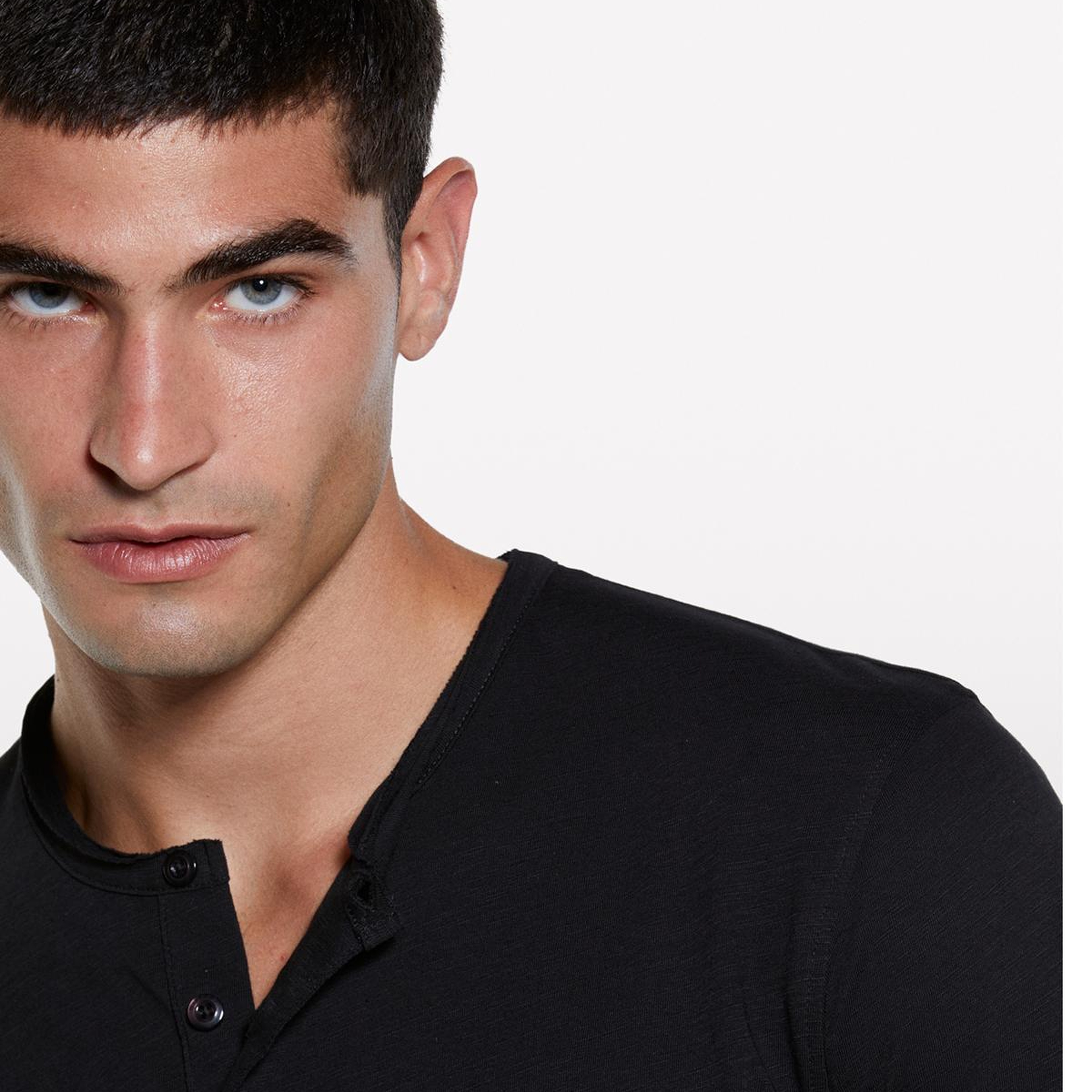 Erkek Siyah %100 Pamuk Düğmeli Bisiklet Yaka Slim Fit Slub T-Shirt