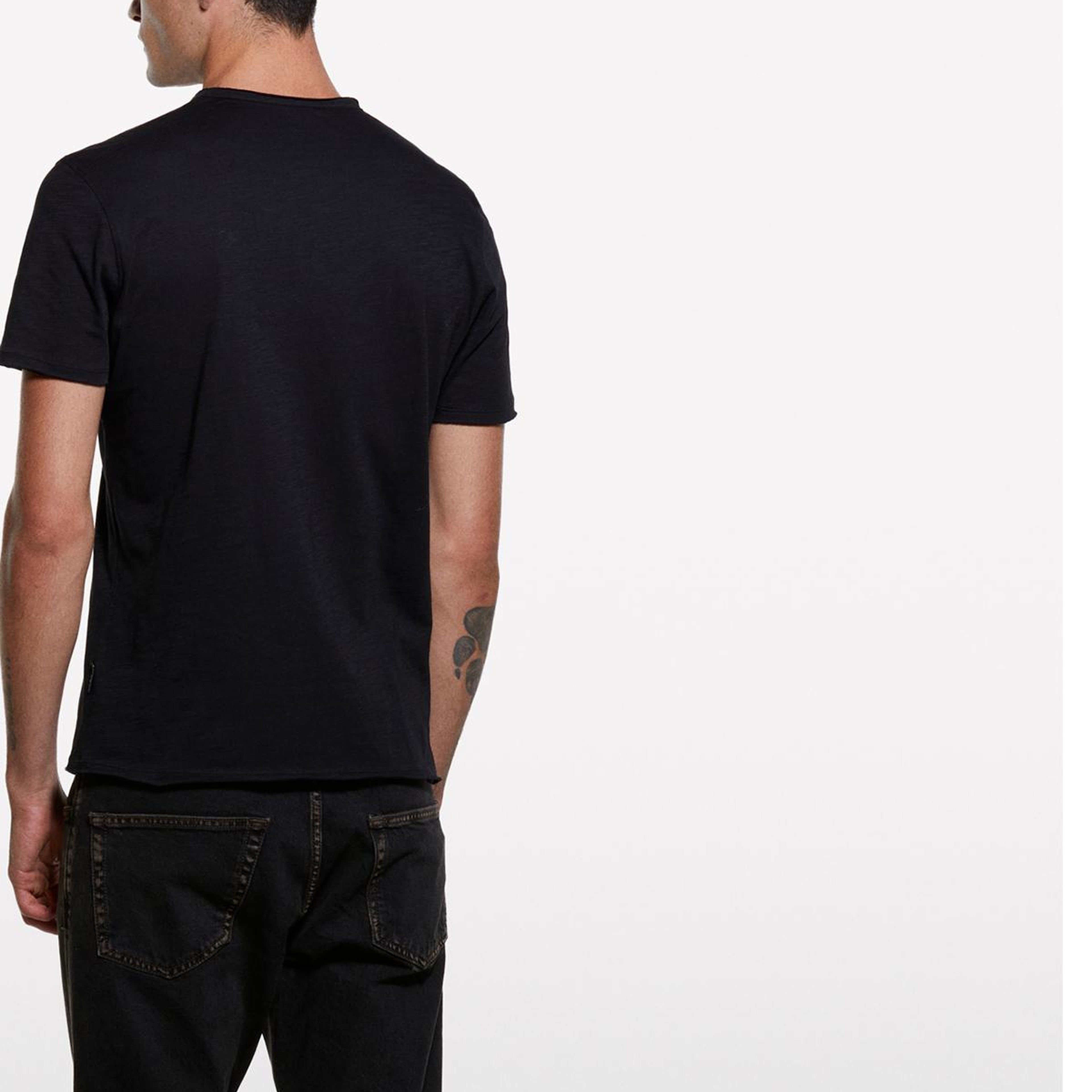 Erkek Siyah %100 Pamuk Düğmeli Bisiklet Yaka Slim Fit Slub T-Shirt