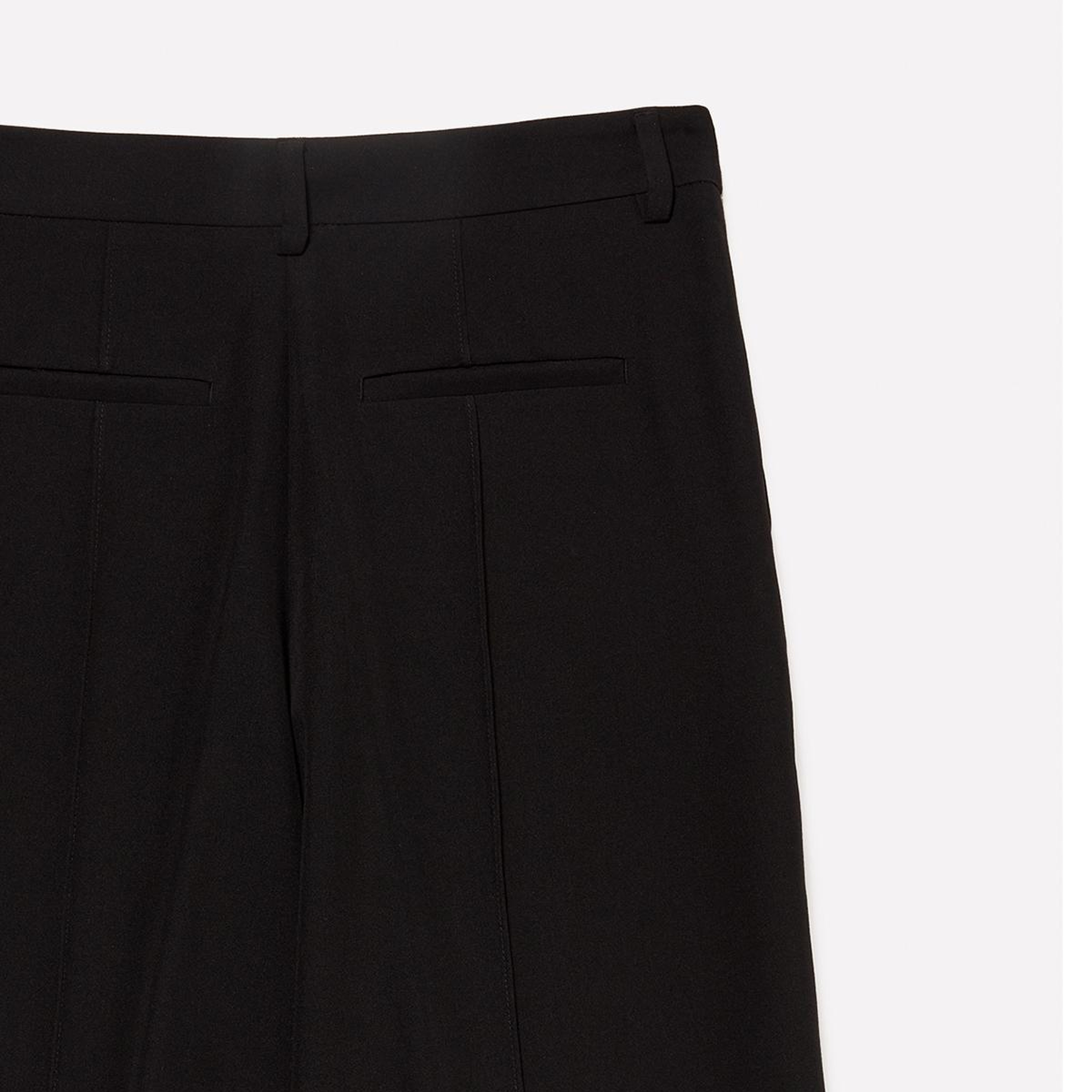 Kadın Siyah Viskoz Karışımlı Normal Bel Relaxed Fit Bermuda Şort