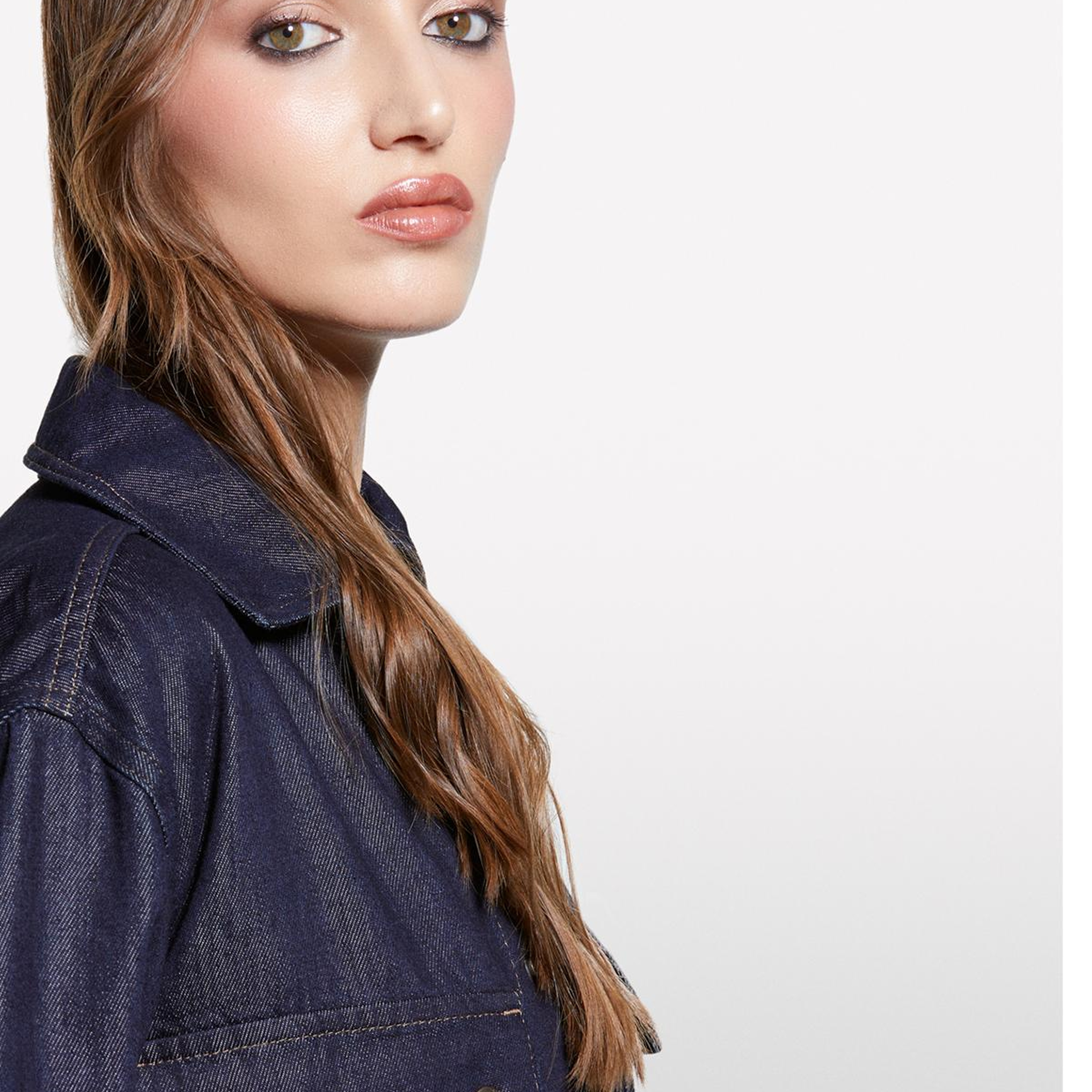 Kadın Açık Mavi Pamuk ve Liyosel Karışımlı Çıtçıtlı Denim Gömlek