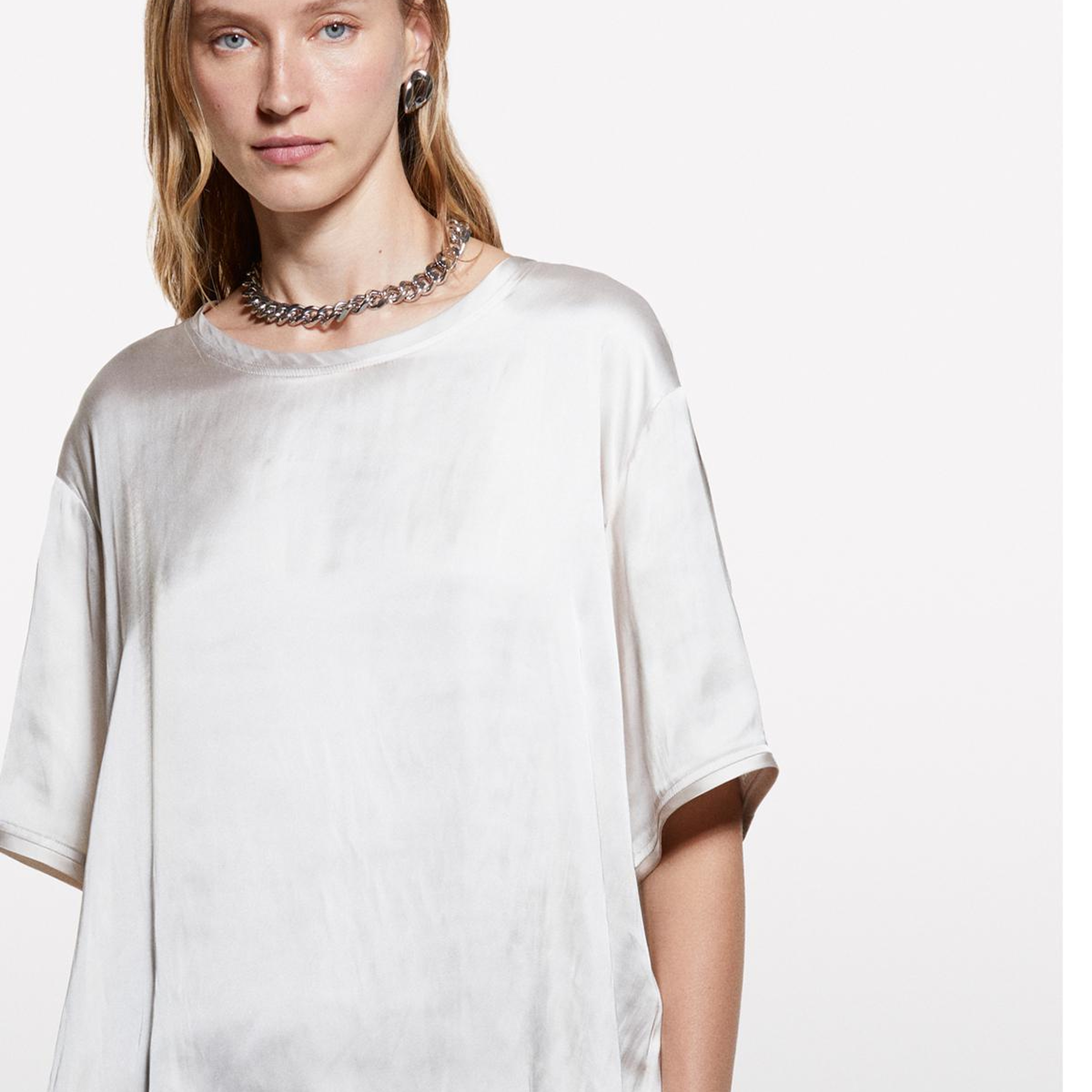 Kadın Ekru Hafif Kloş Oversize Kısa Kollu Bluz