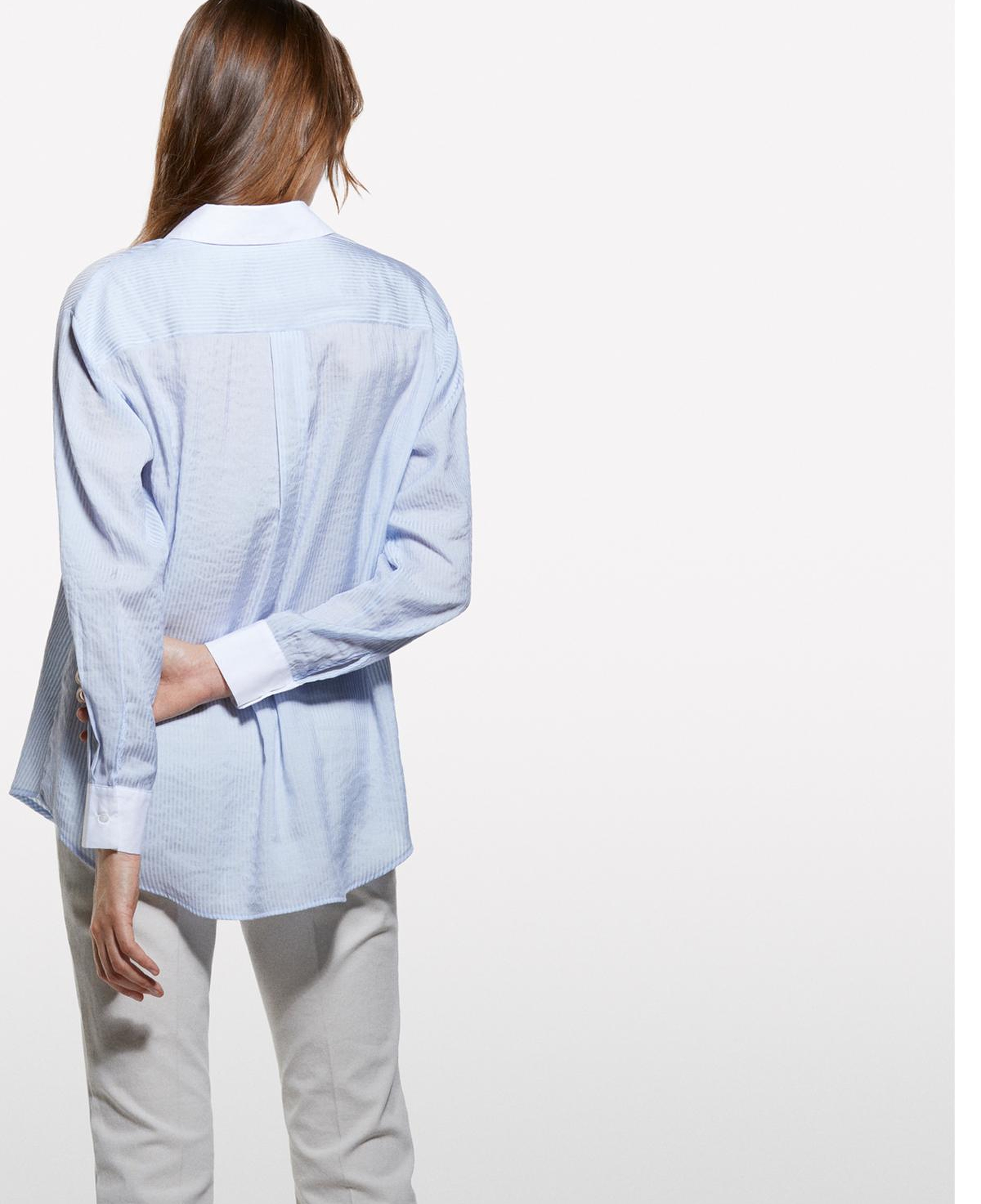 Kadın Açık Mavi Viskoz Karışımlı Çizgili Comfort Fit Gömlek
