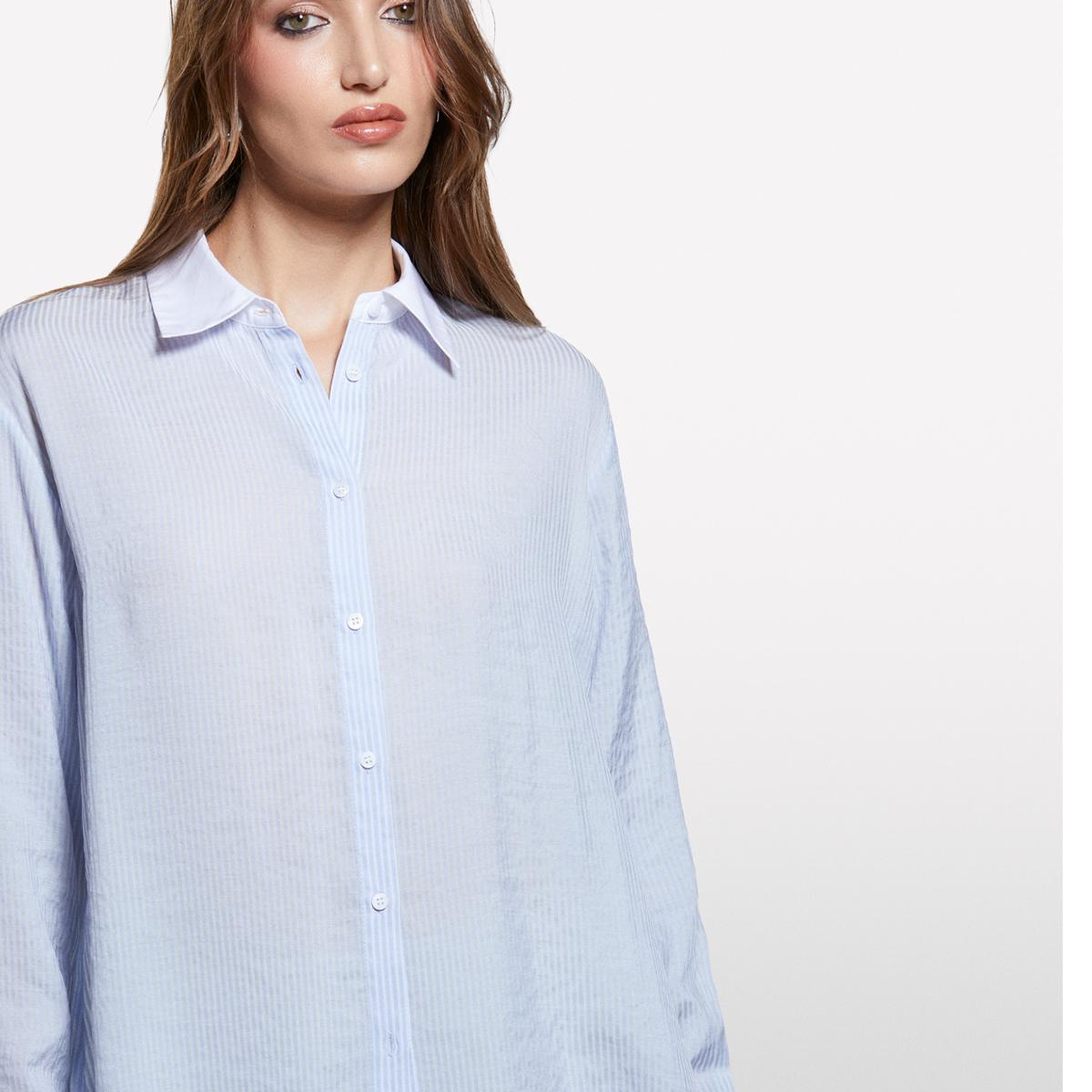 Kadın Açık Mavi Viskoz Karışımlı Çizgili Comfort Fit Gömlek