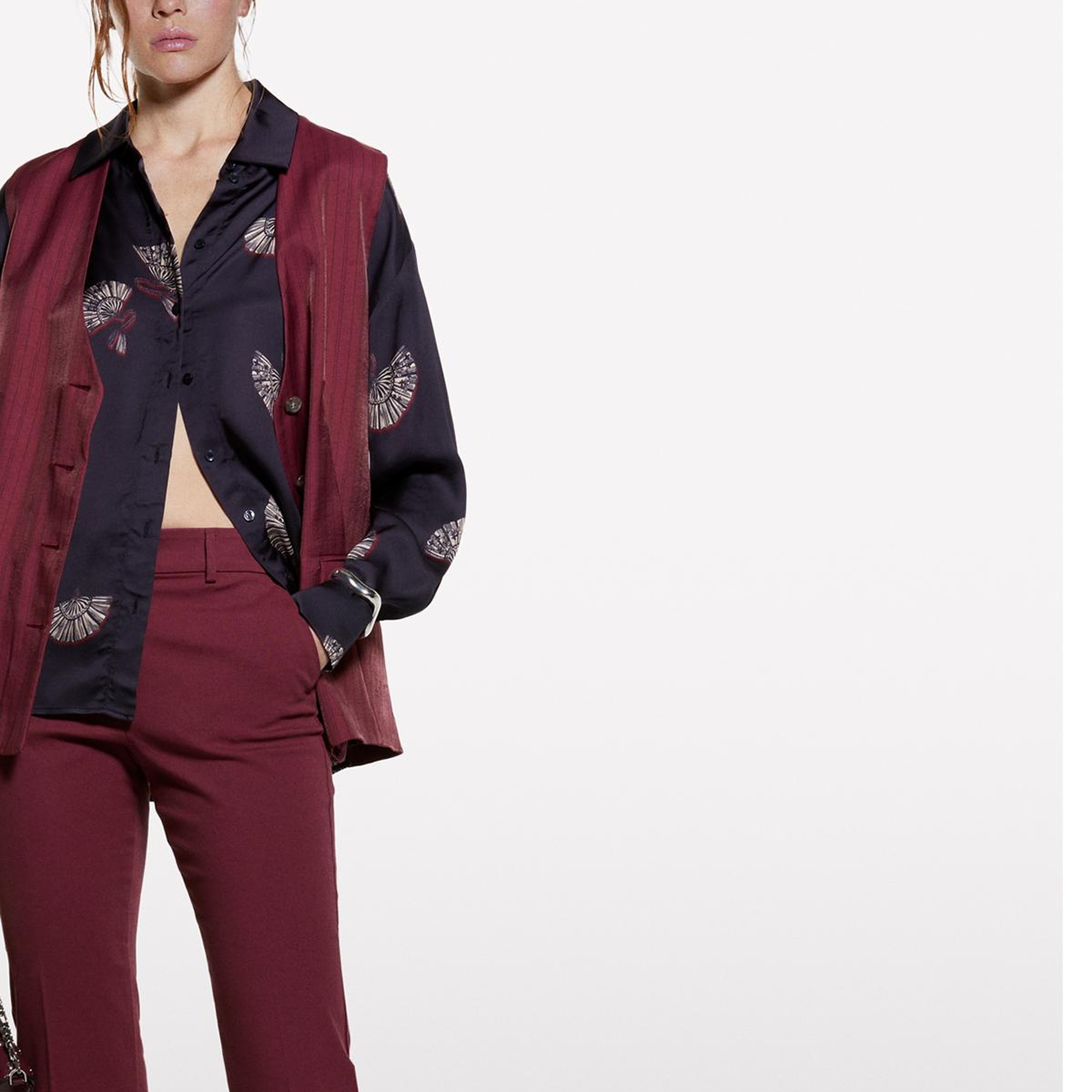 Kadın Siyah %100 Viskoz Tamamı Desenli Asimetrik Oversize Saten Gömlek