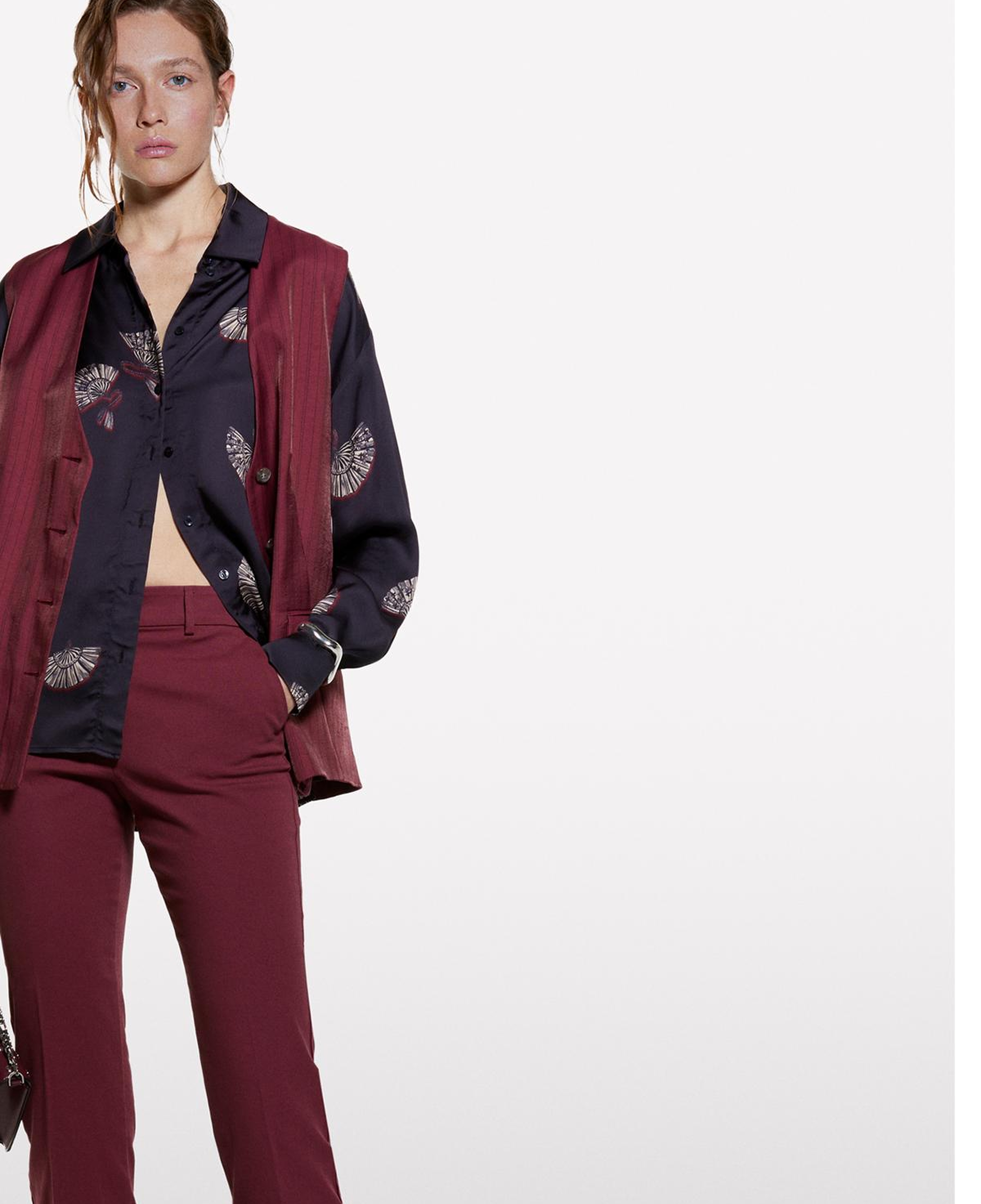 Kadın Siyah %100 Viskoz Tamamı Desenli Asimetrik Oversize Saten Gömlek