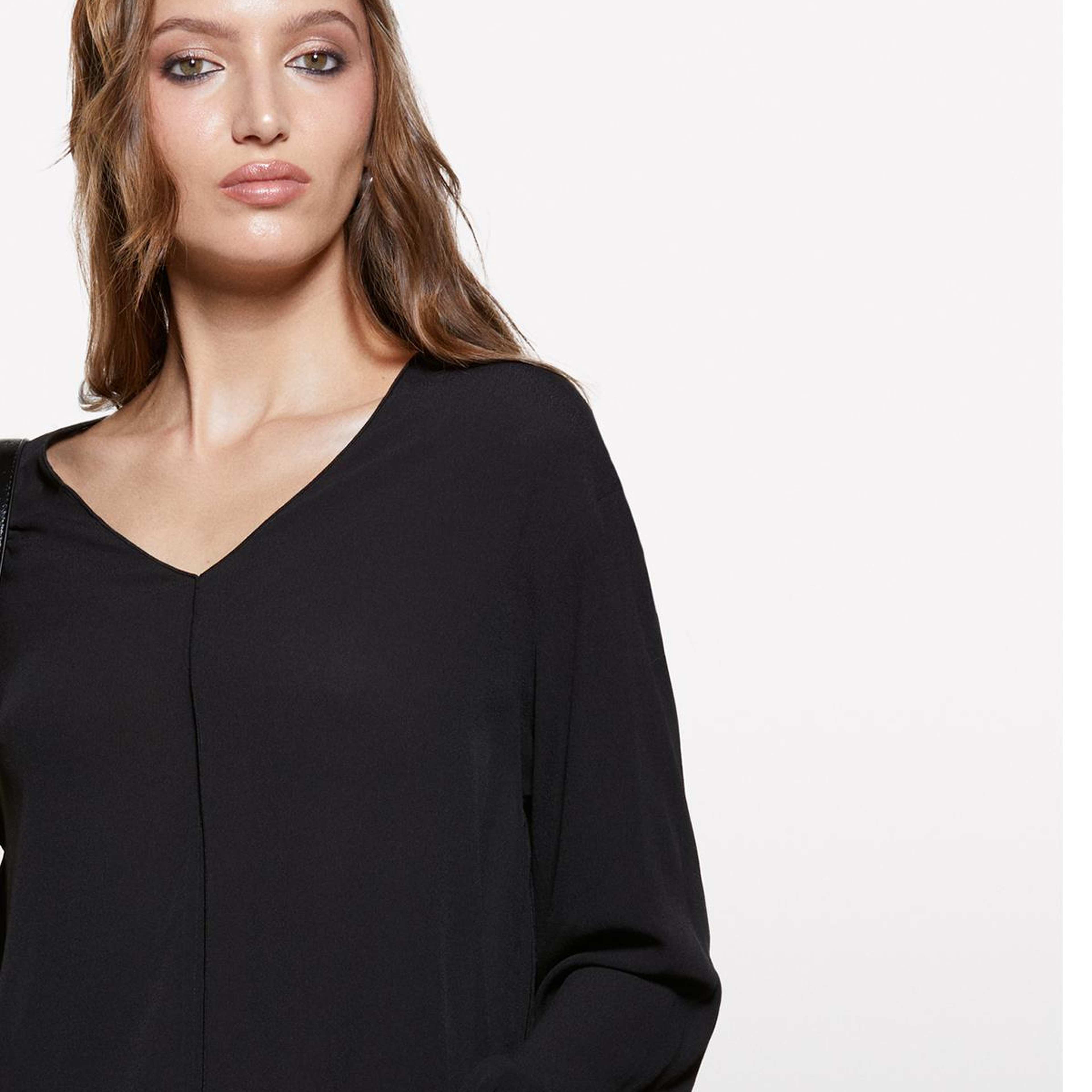 Kadın Siyah %100 Viskoz V Yaka Oversize Bluz