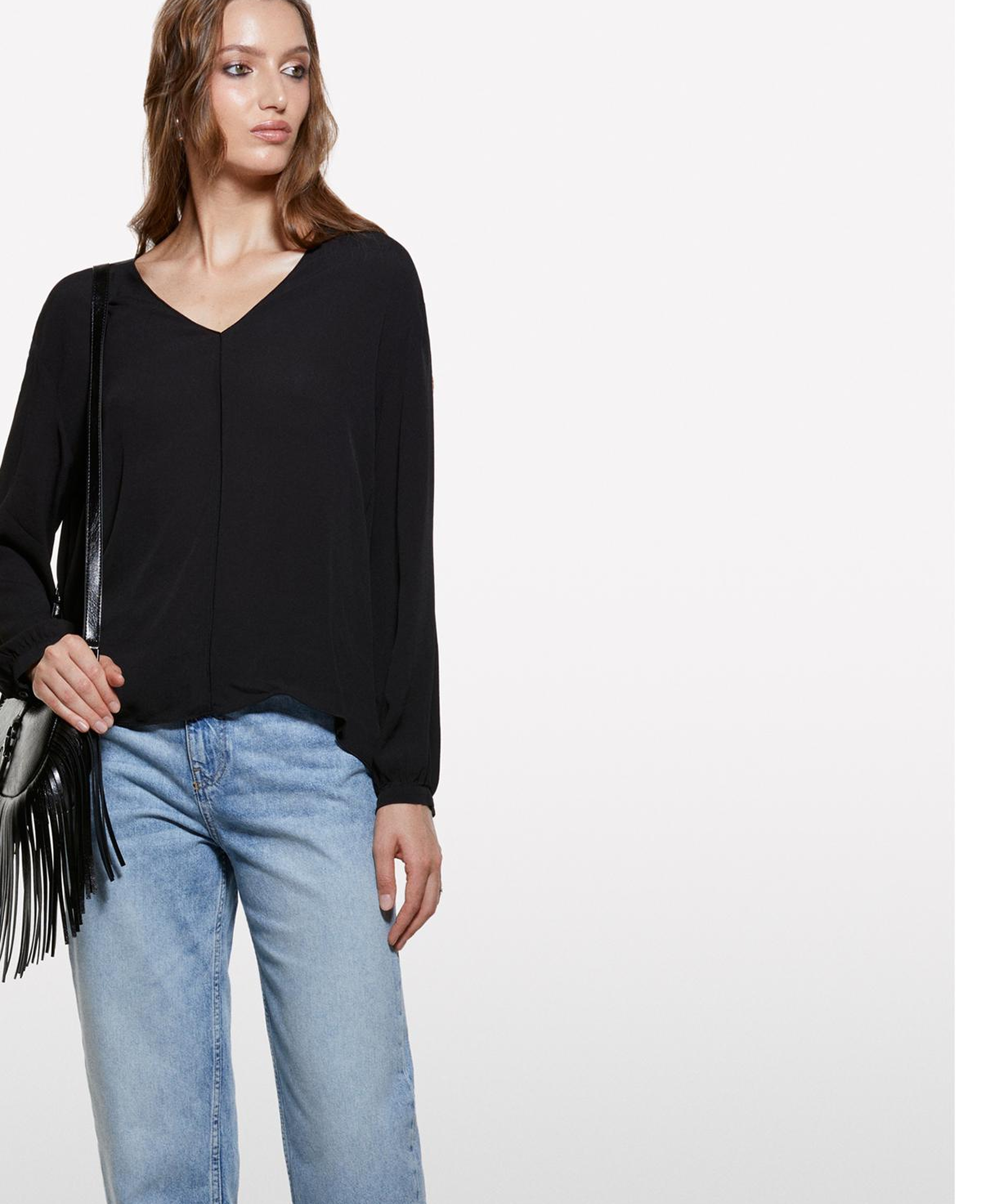 Kadın Siyah %100 Viskoz V Yaka Oversize Bluz