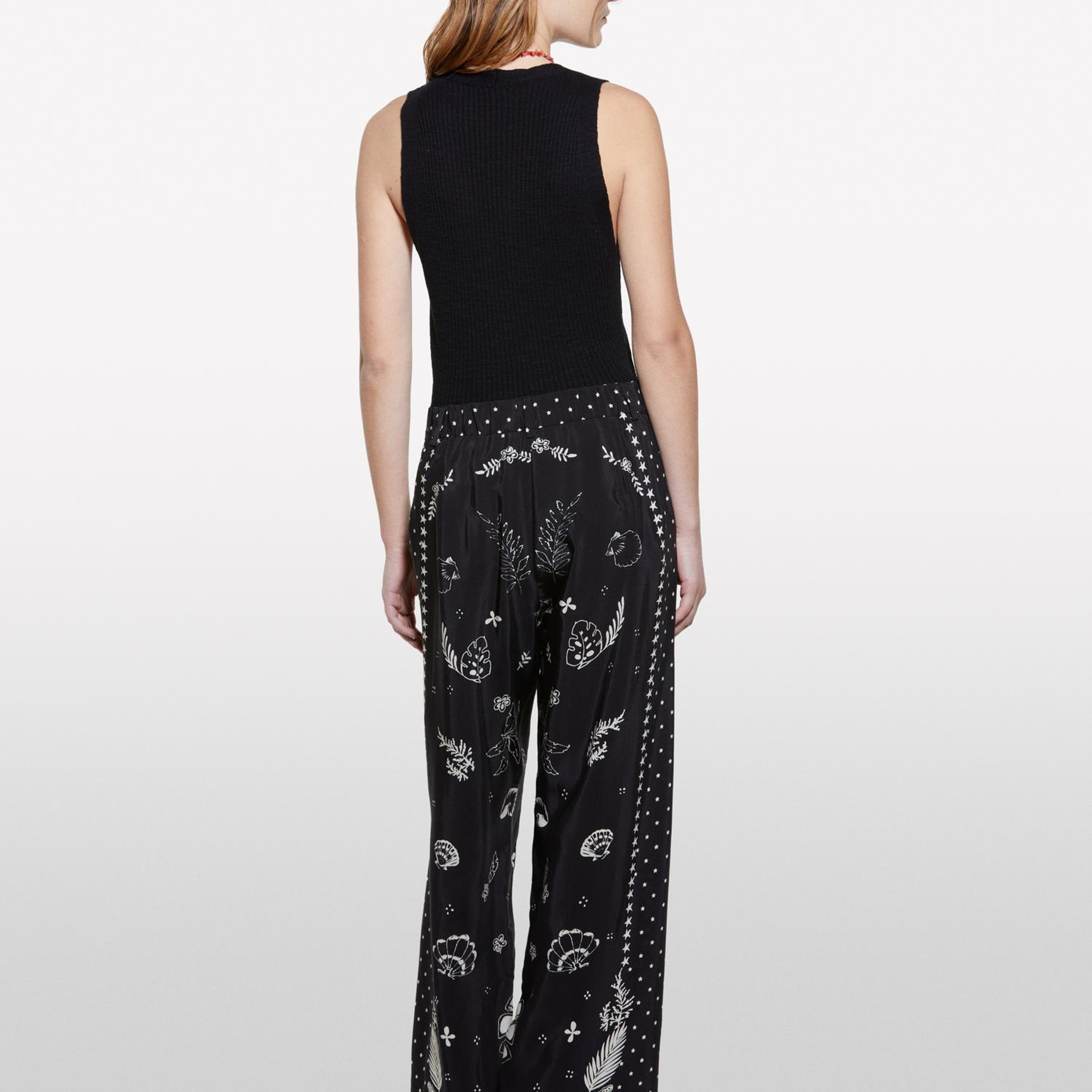 Kadın Siyah Keten Karışımlı Slim Fit Triko Yelek