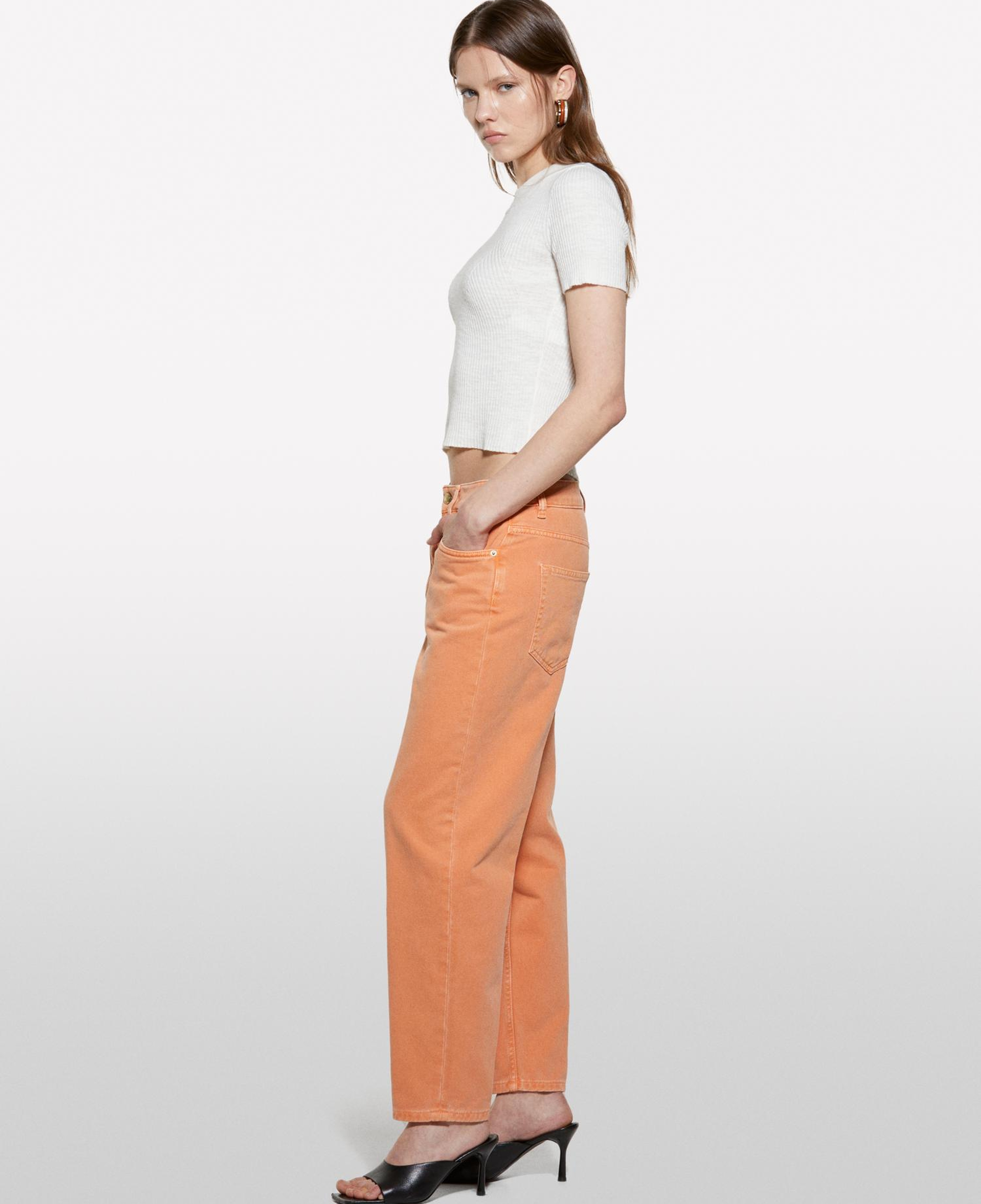 Kadın Kırık Beyaz Keten Karışımlı Slim Fit Kısa Kollu Kazak