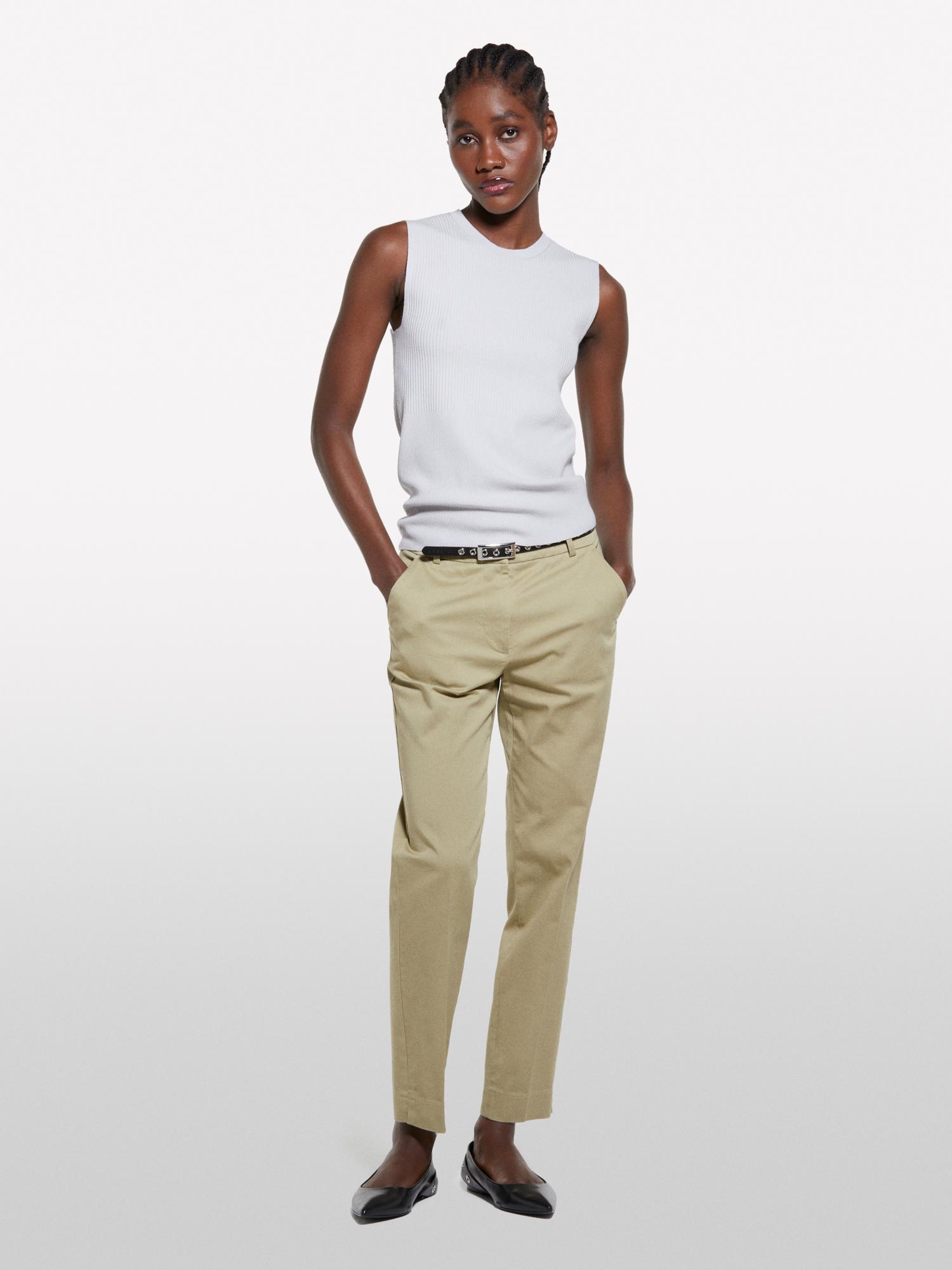 Kadın Gri Viskoz Karışımlı Kolsuz Slim Fit Triko Bluz