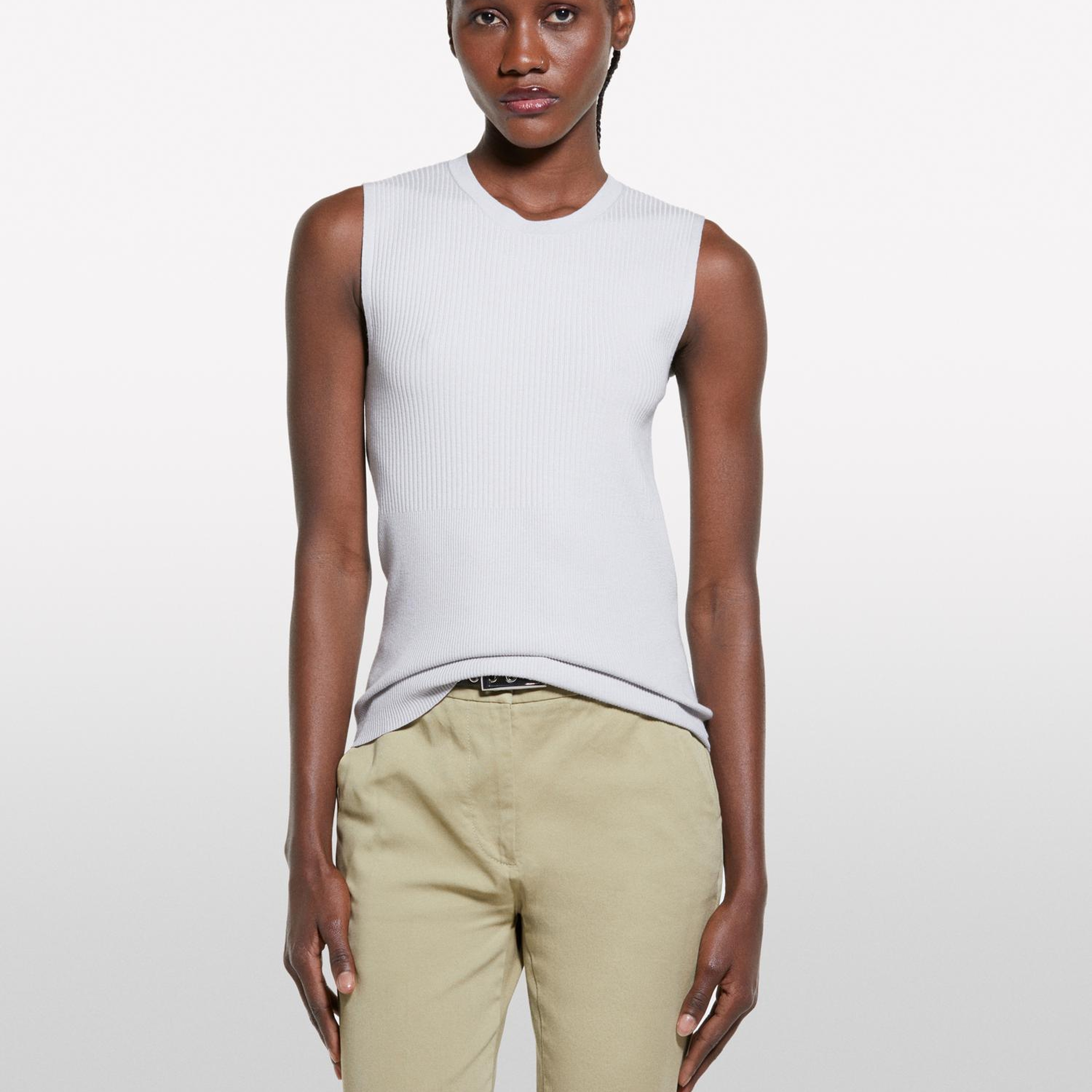Kadın Gri Viskoz Karışımlı Kolsuz Slim Fit Triko Bluz