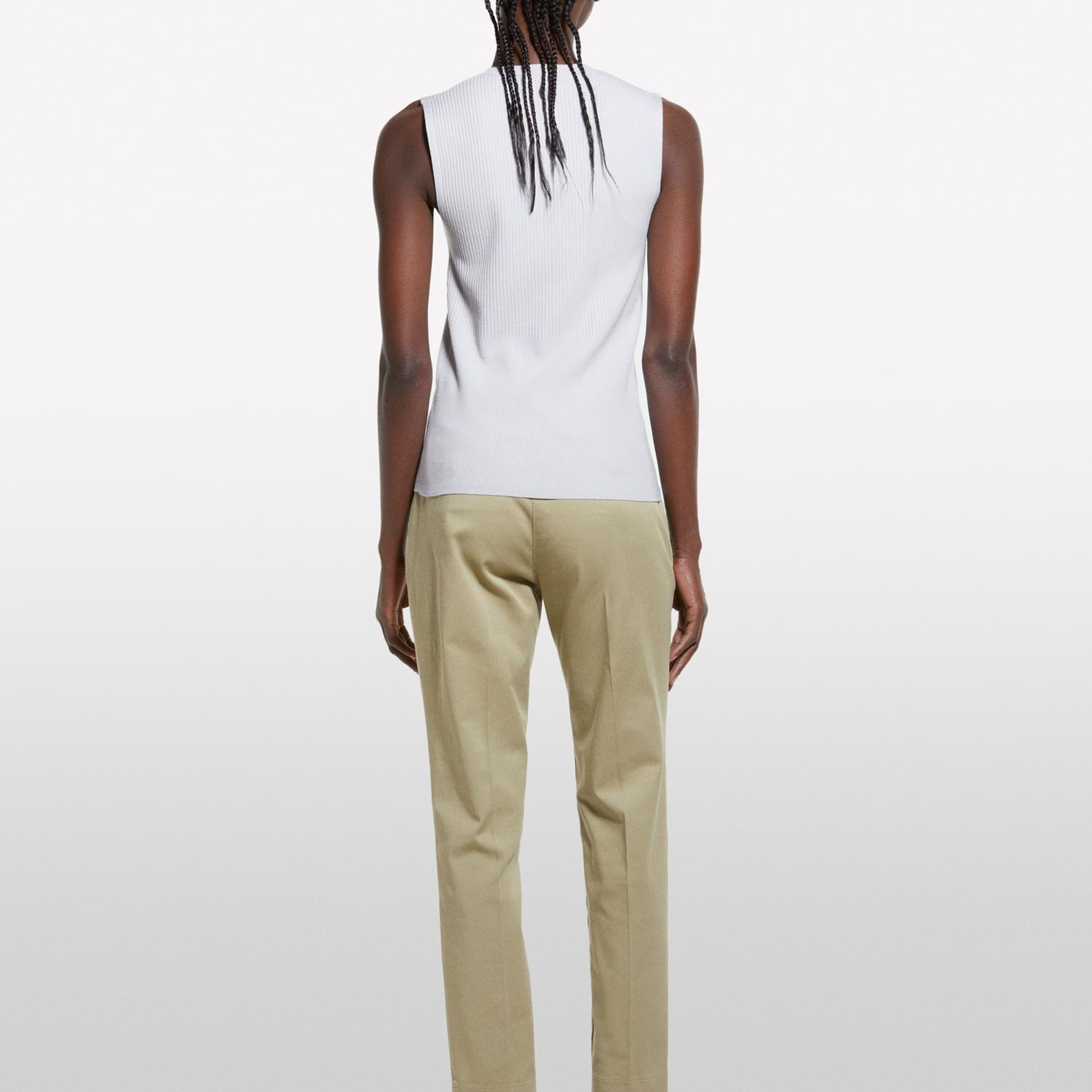 Kadın Gri Viskoz Karışımlı Kolsuz Slim Fit Triko Bluz