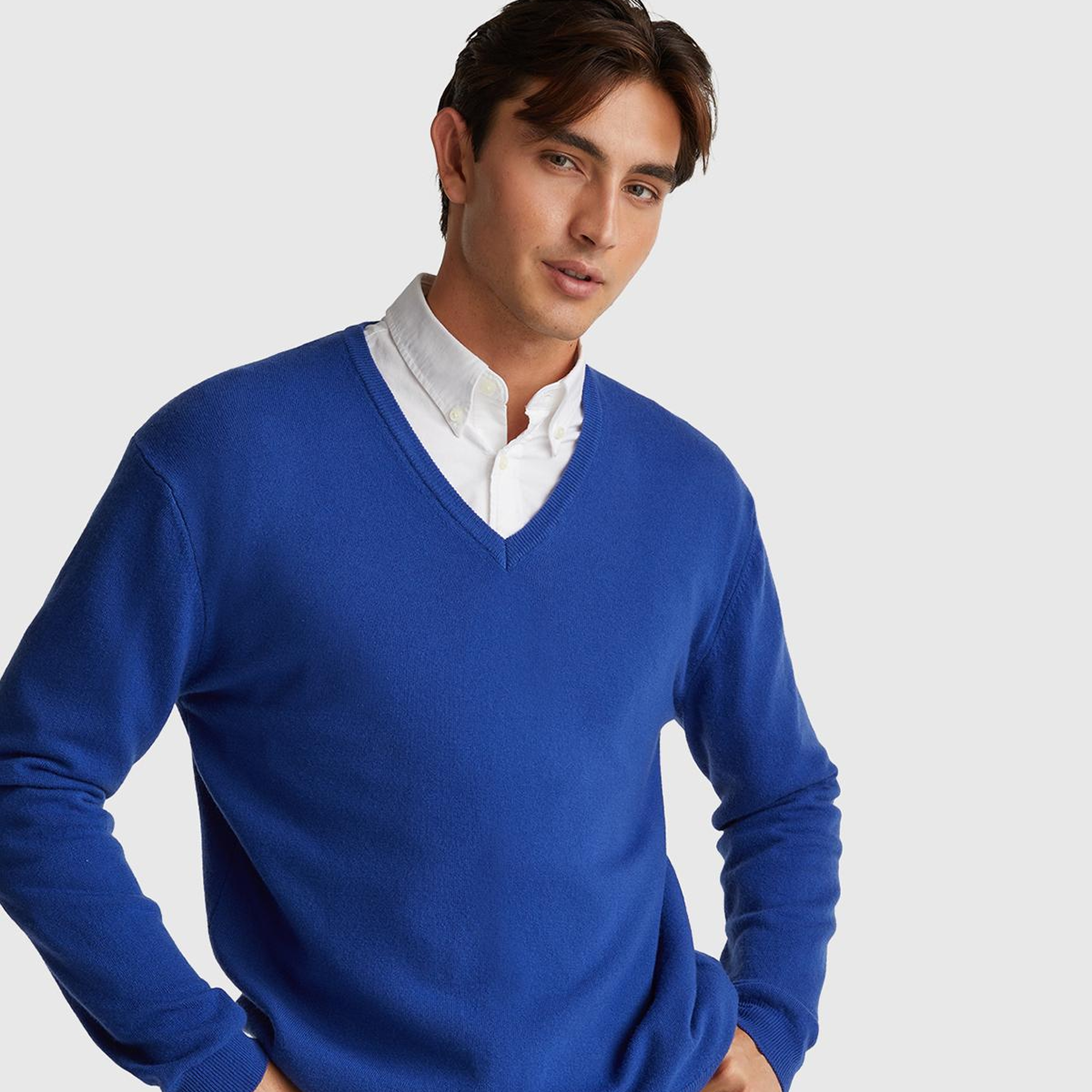 Erkek Koyu Mavi V Yaka %100 Merino Kazak