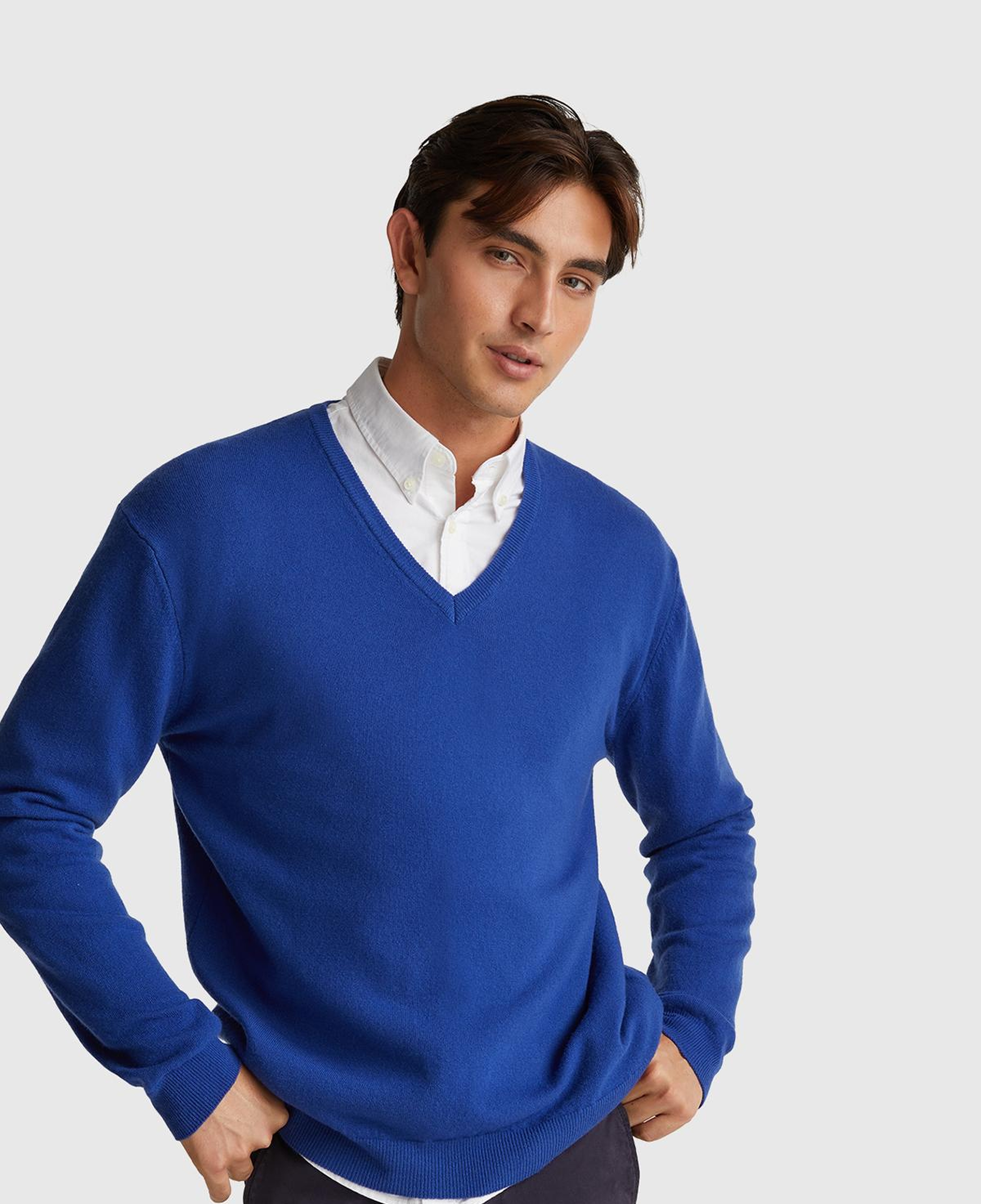 Erkek Koyu Mavi V Yaka %100 Merino Kazak