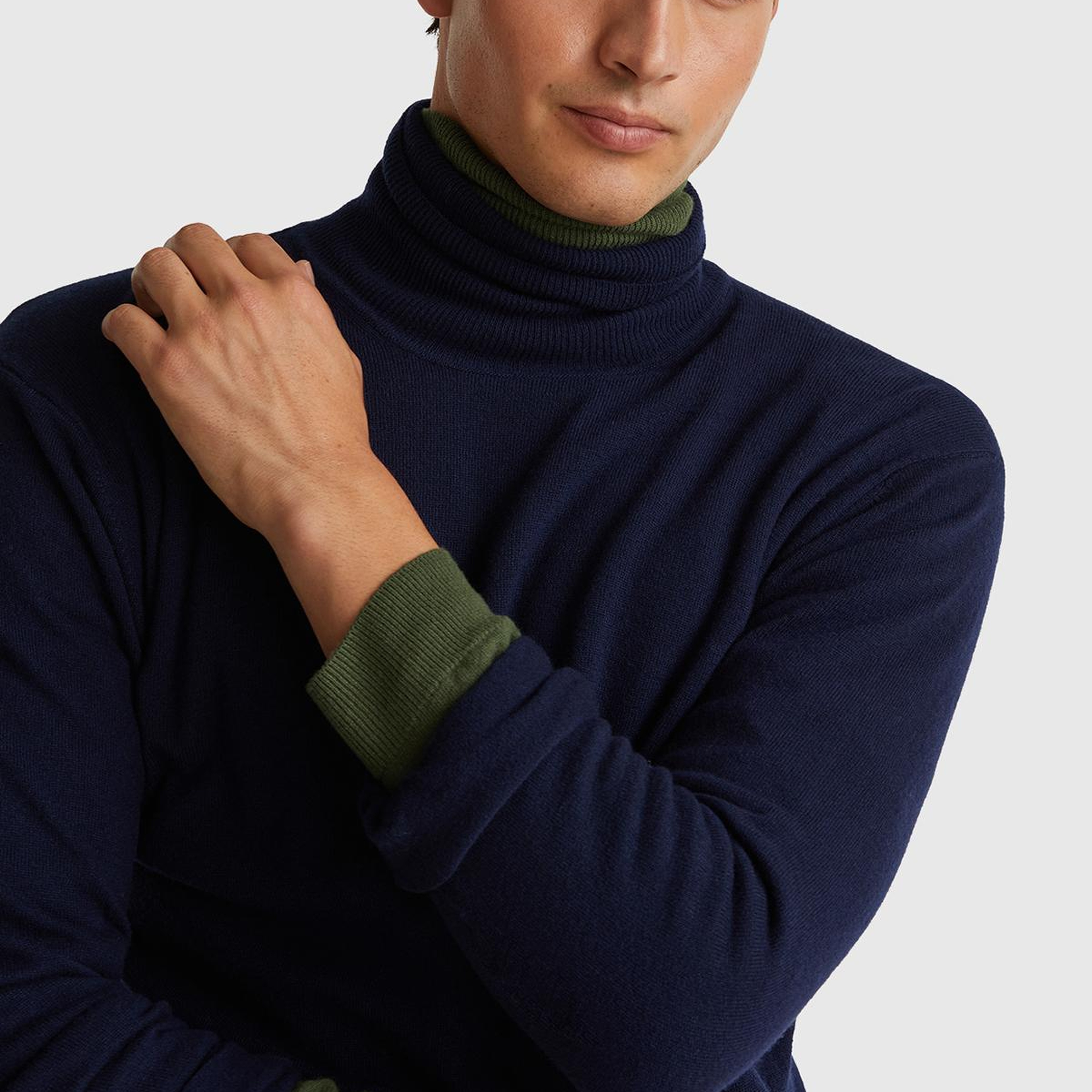 Erkek Lacivert %100 Merino Boğazlı Kazak