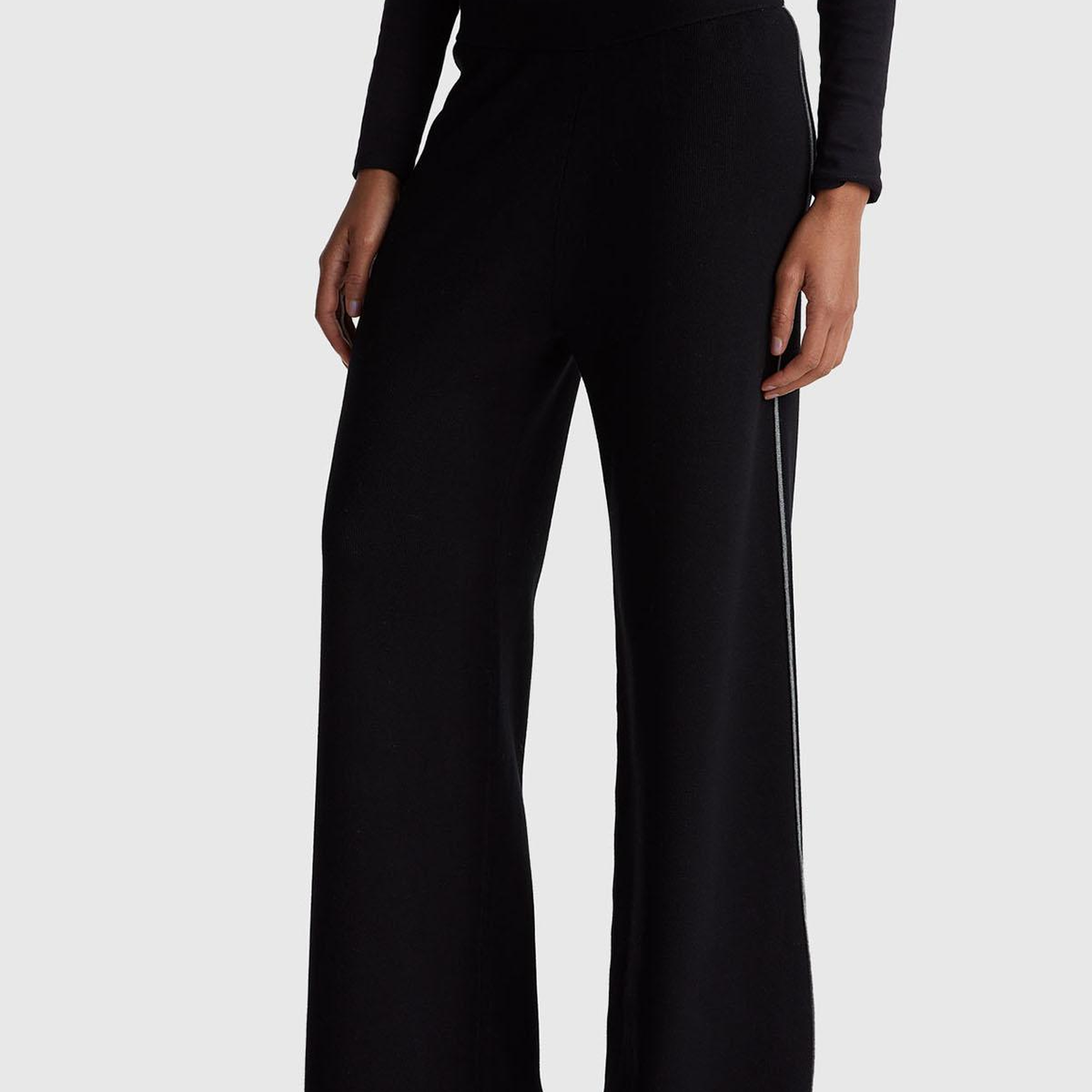 Kadın Siyah Viskoz Karışımlı Beli Lastikli Geniş Paça Pantolon