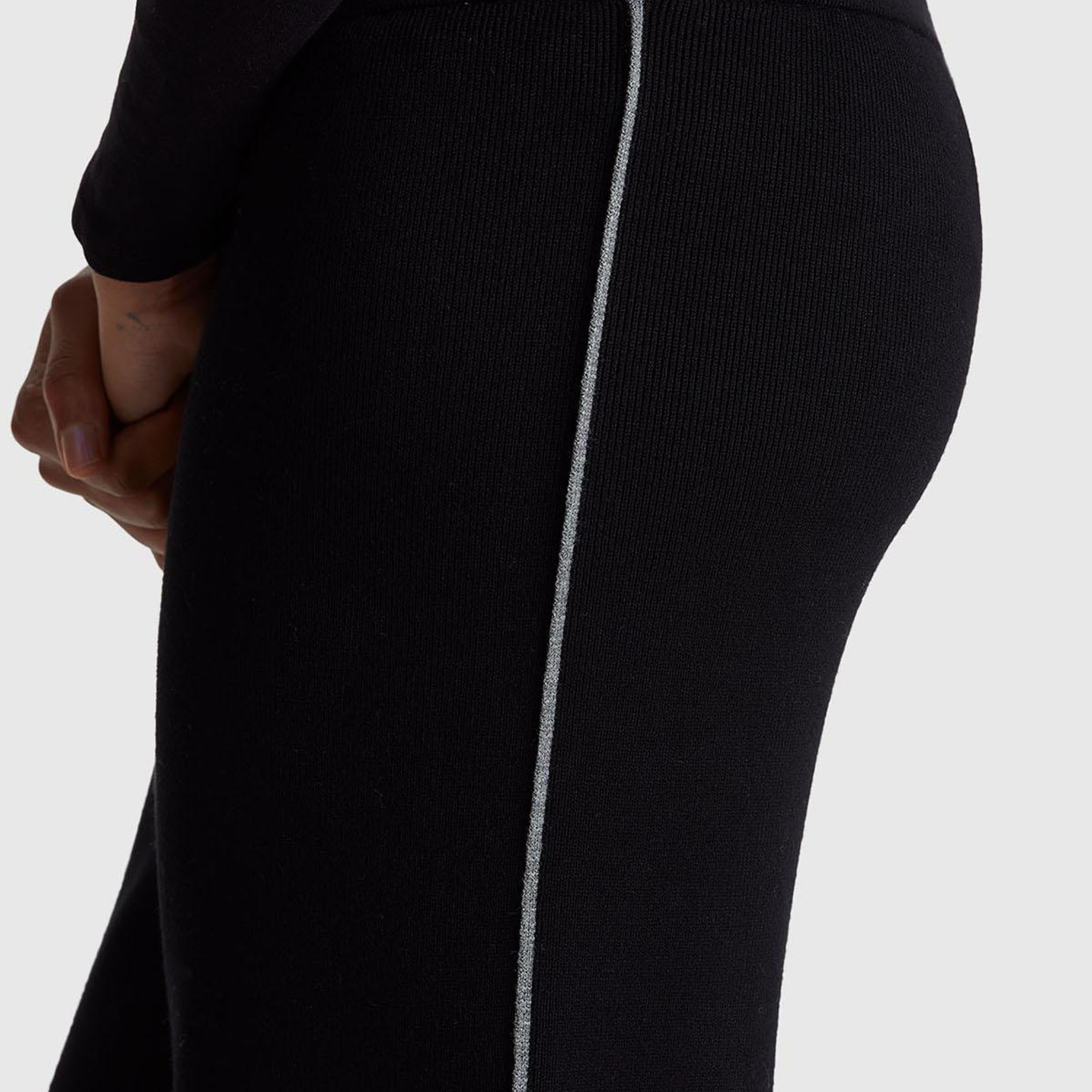 Kadın Siyah Viskoz Karışımlı Beli Lastikli Geniş Paça Pantolon