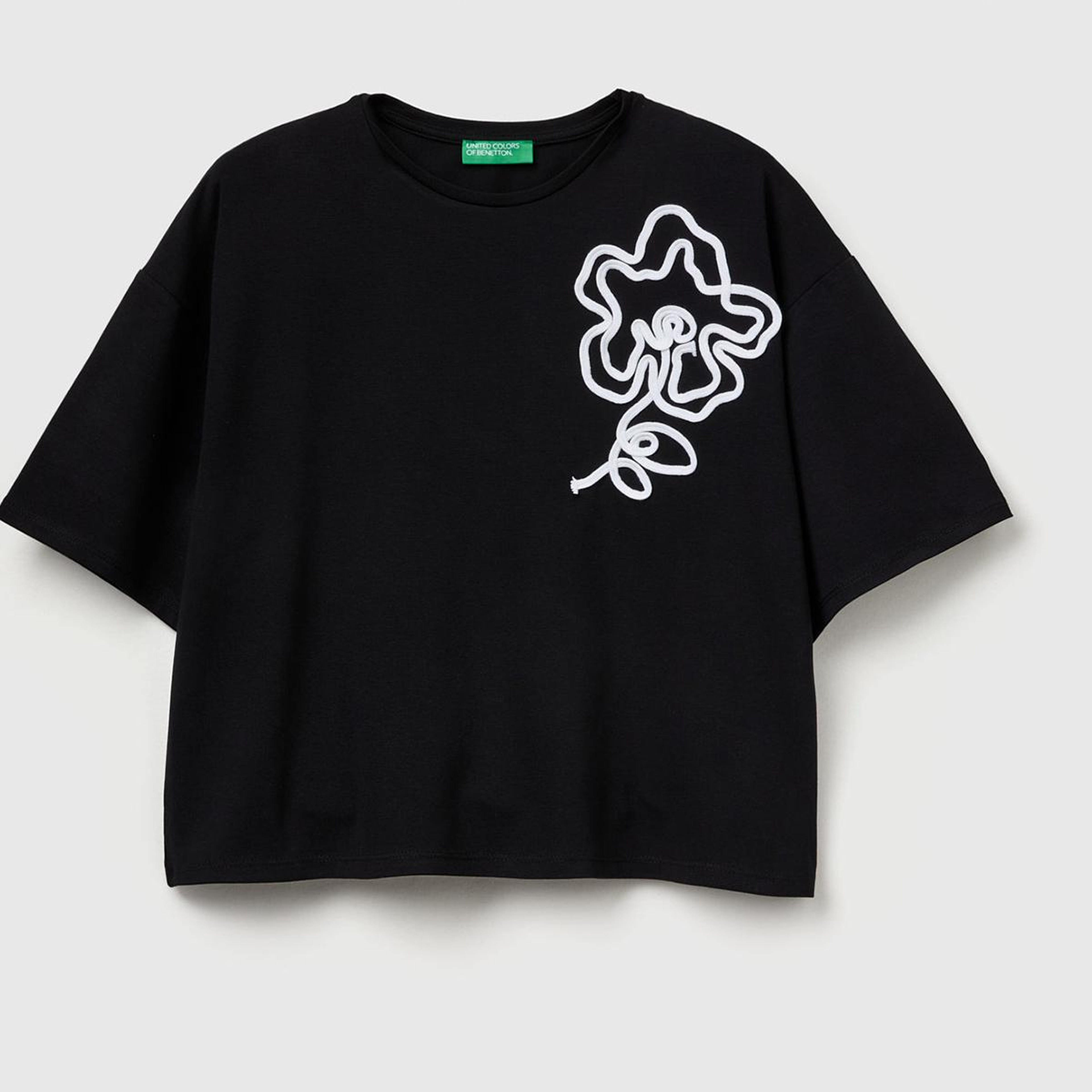 Kadın Siyah Koton Karışımlı Çiçek Aplikeli T-Shirt