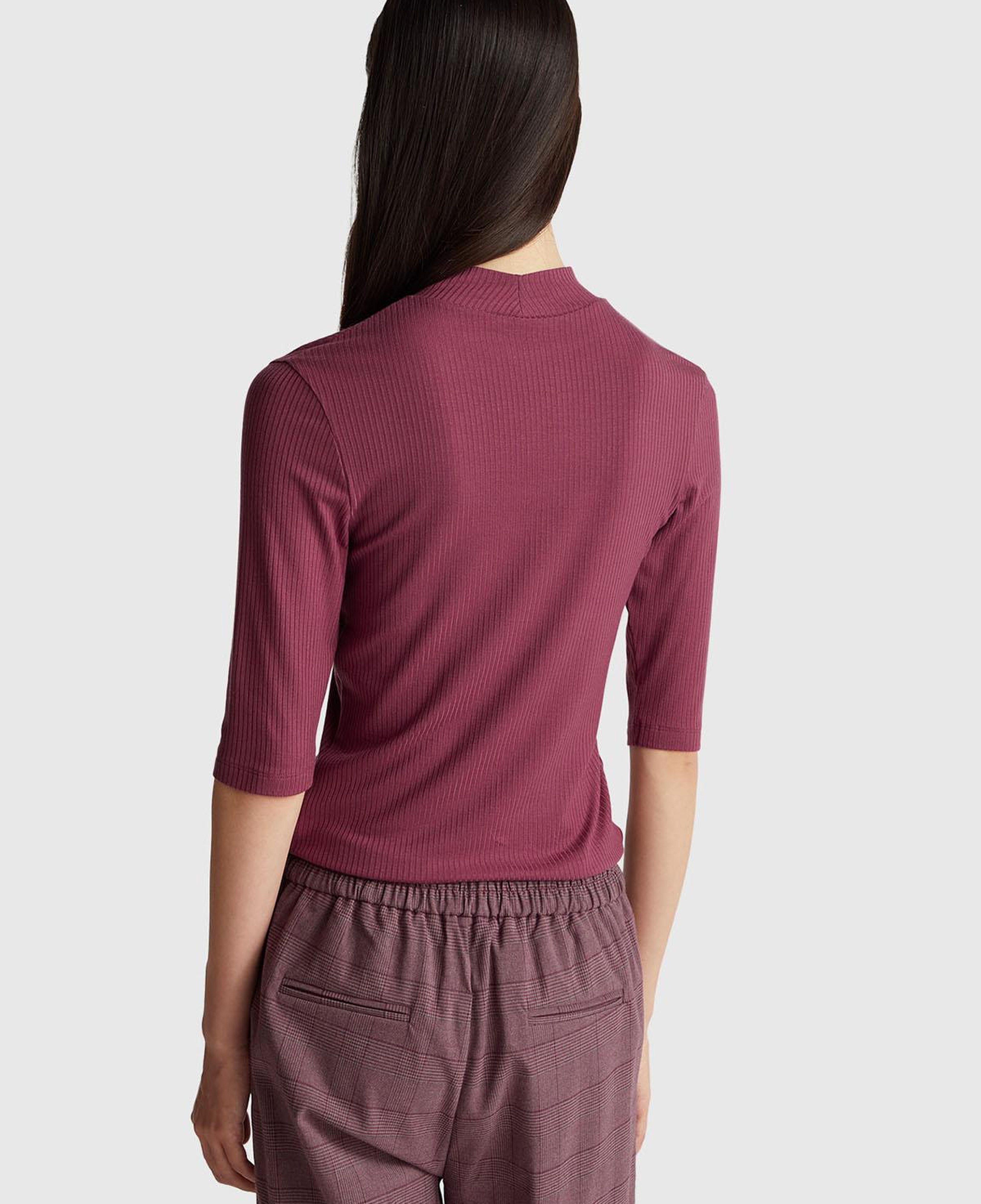 Kadın Mürdüm Liyosel Karşımlı Yarım Kol Slim Fit Dik Yaka T-Shirt