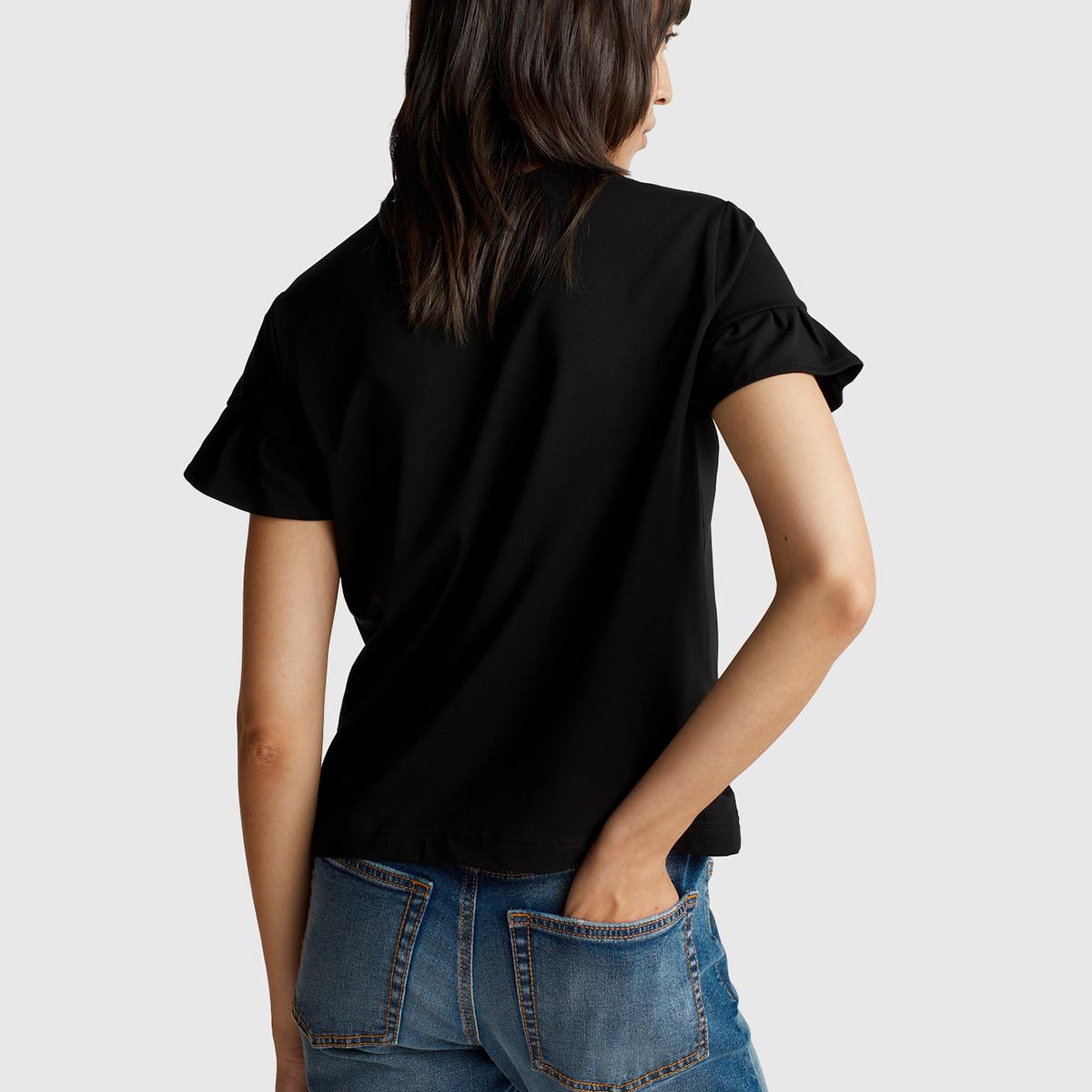 Kadın Siyah Koton Karışımlı Kolları Fırfır Detaylı T-Shirt