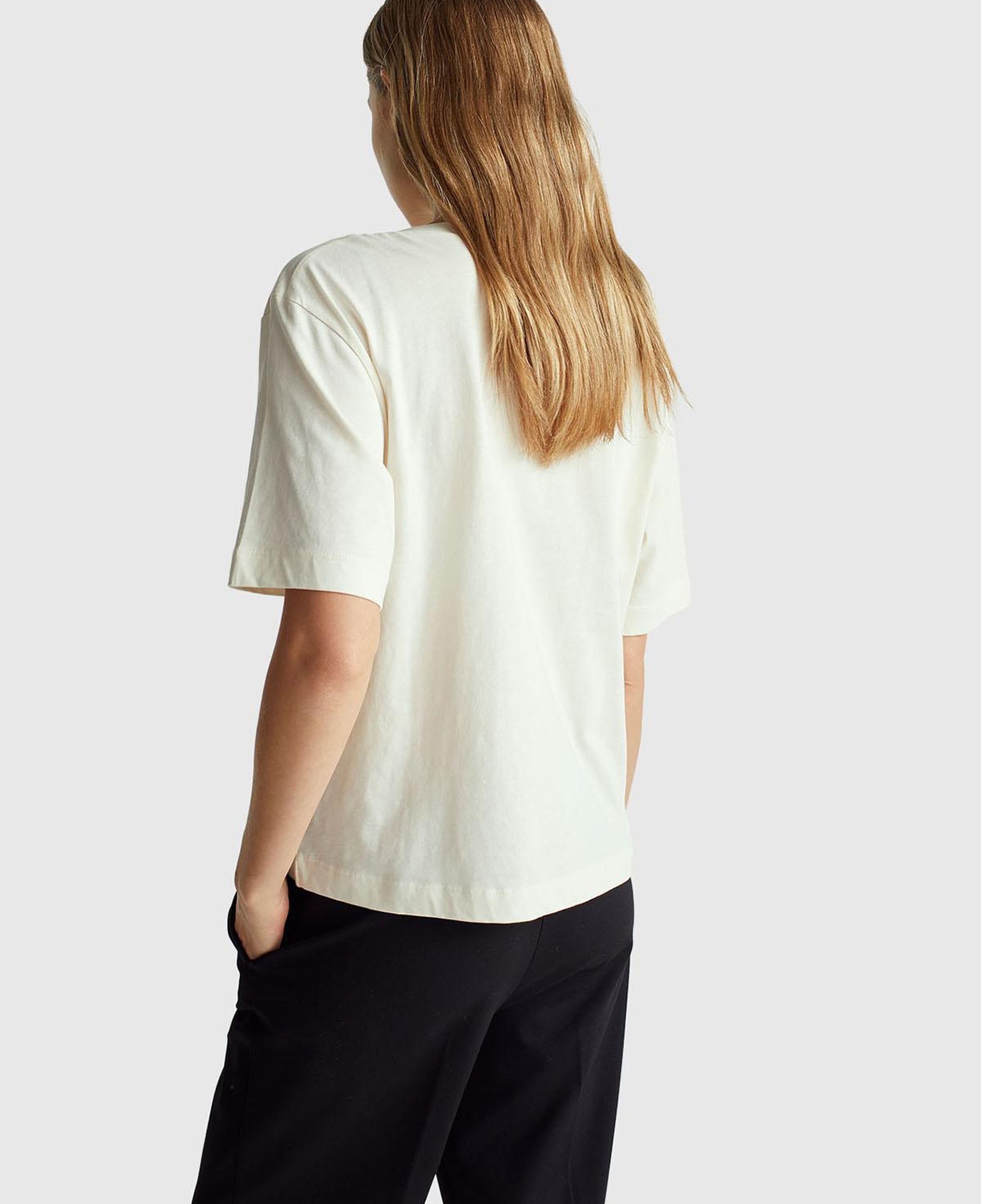 Kadın Krem %100 Pamuk Önü Yazı İşlemeli Kayık Yaka T-Shirt