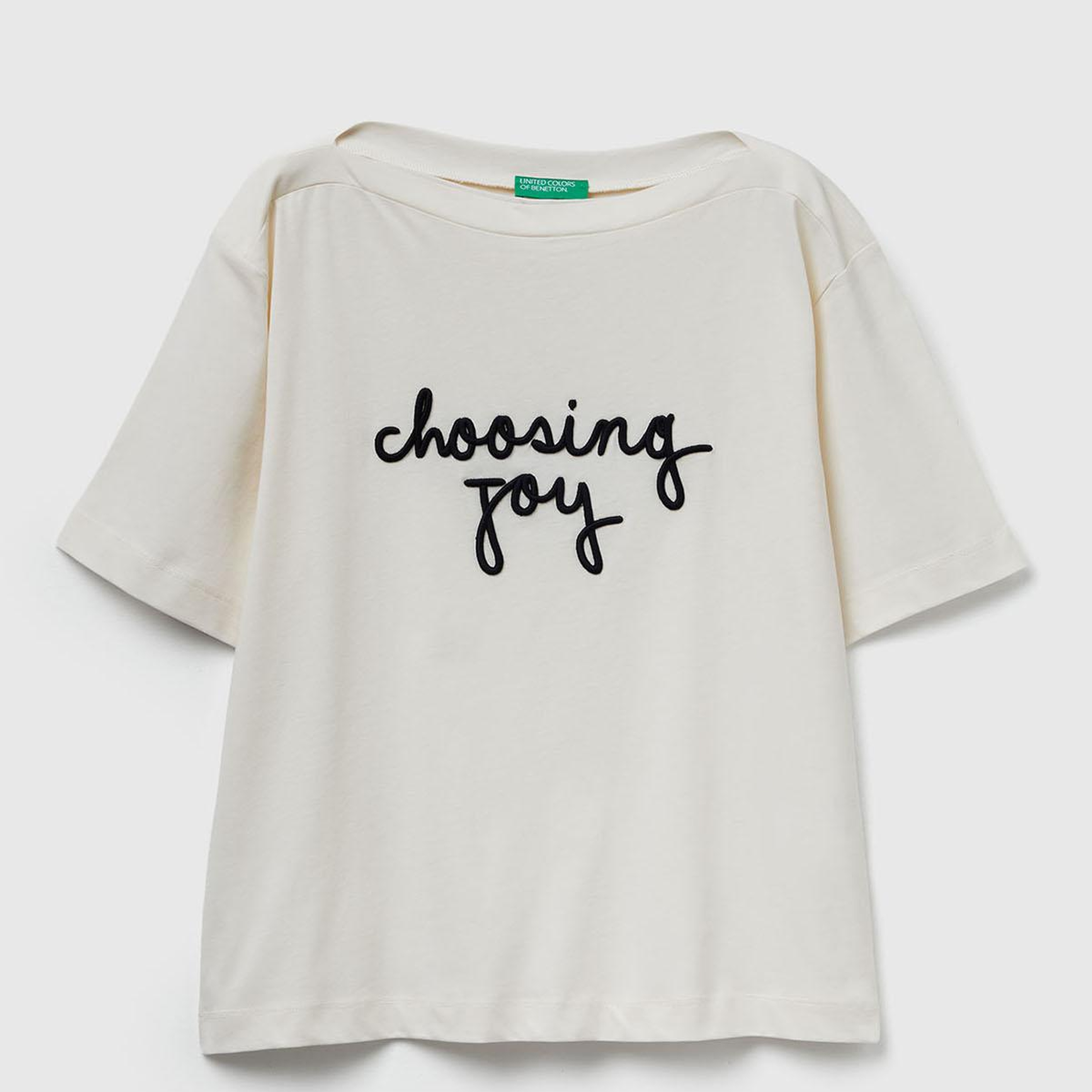 Kadın Krem %100 Pamuk Önü Yazı İşlemeli Kayık Yaka T-Shirt
