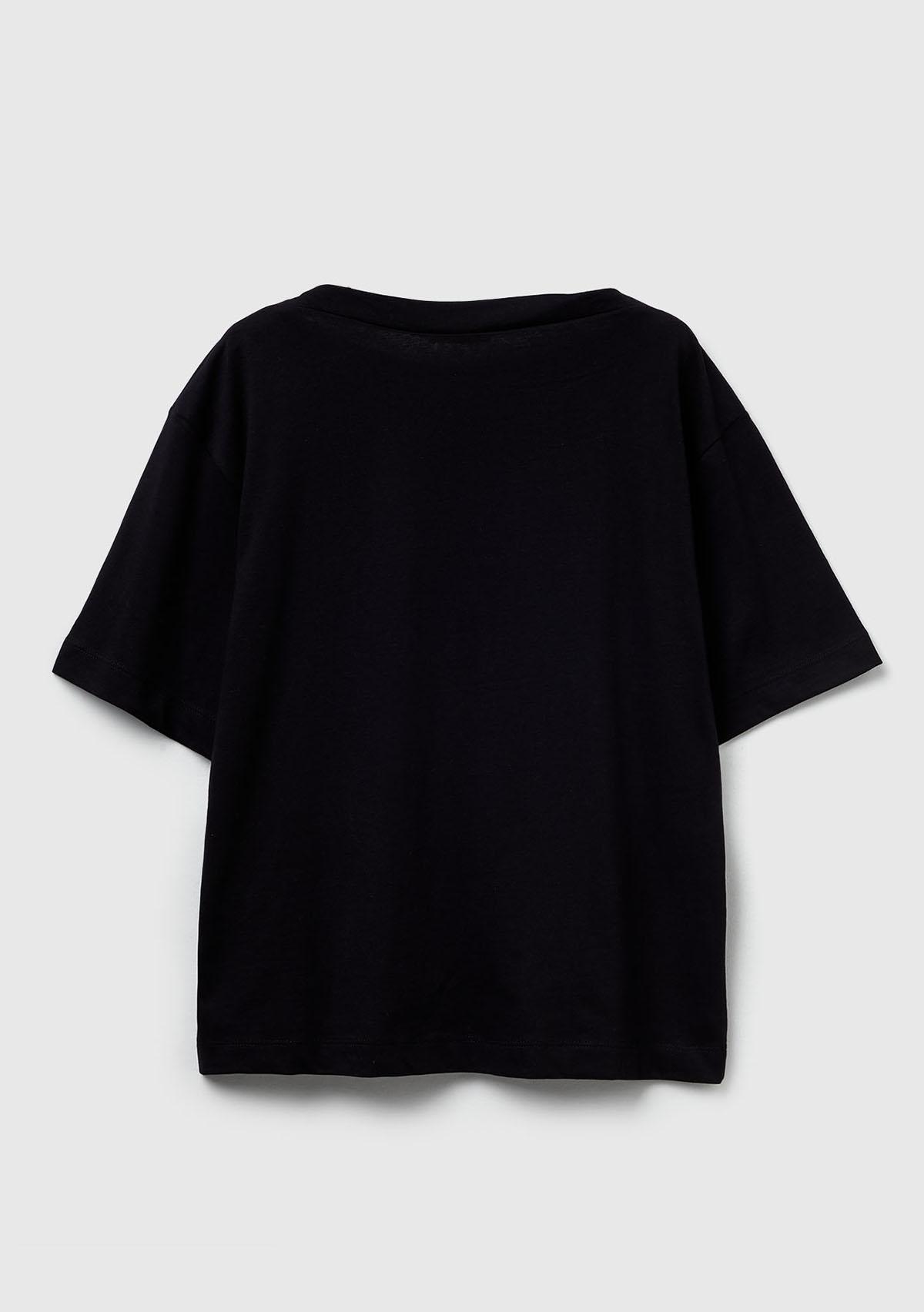 Kadın Siyah %100 Pamuk Önü Yazı İşlemeli Kayık Yaka T-Shirt