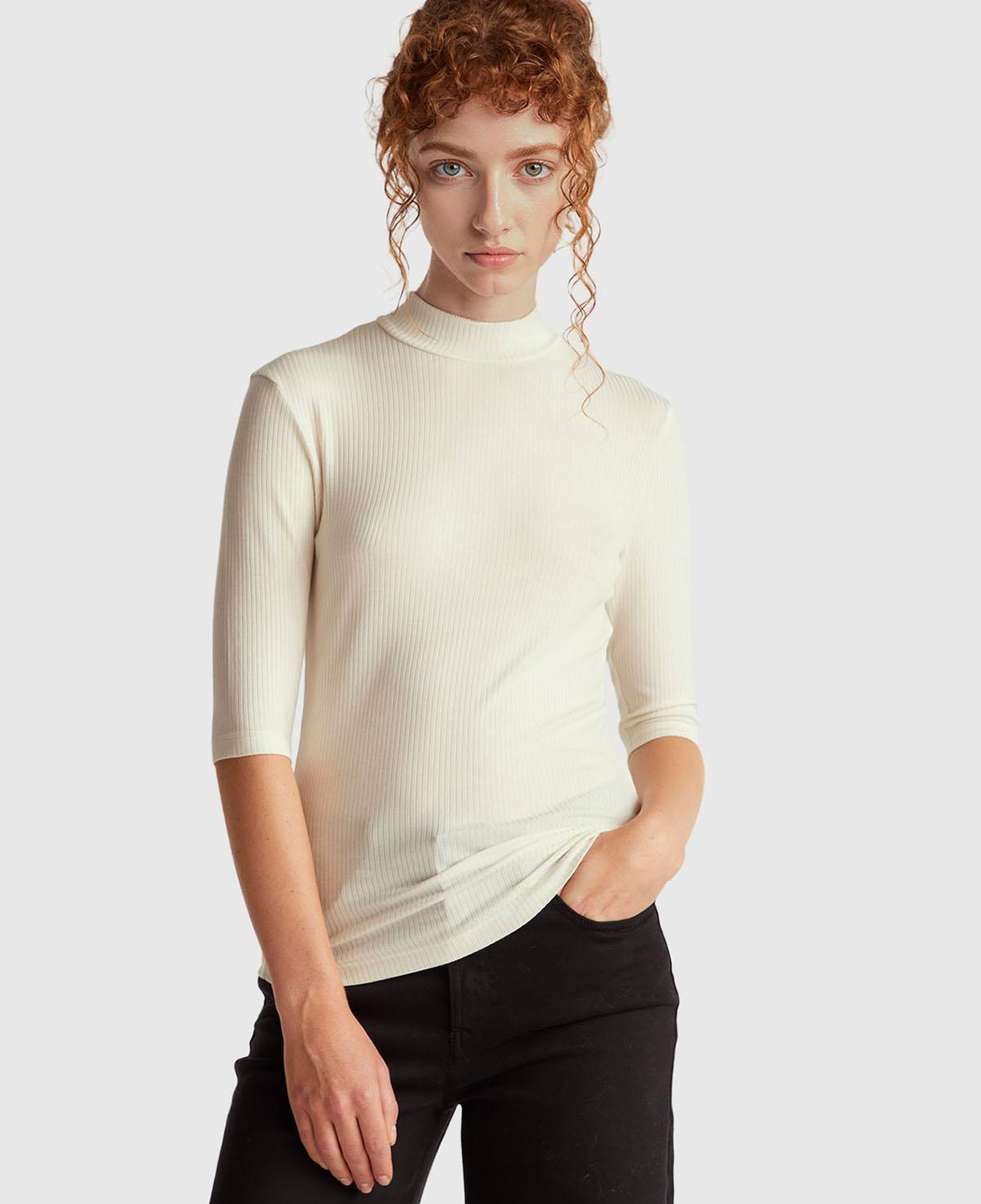 Kadın Krem Liyosel Karşımlı Yarım Kol Slim Fit Dik Yaka T-Shirt