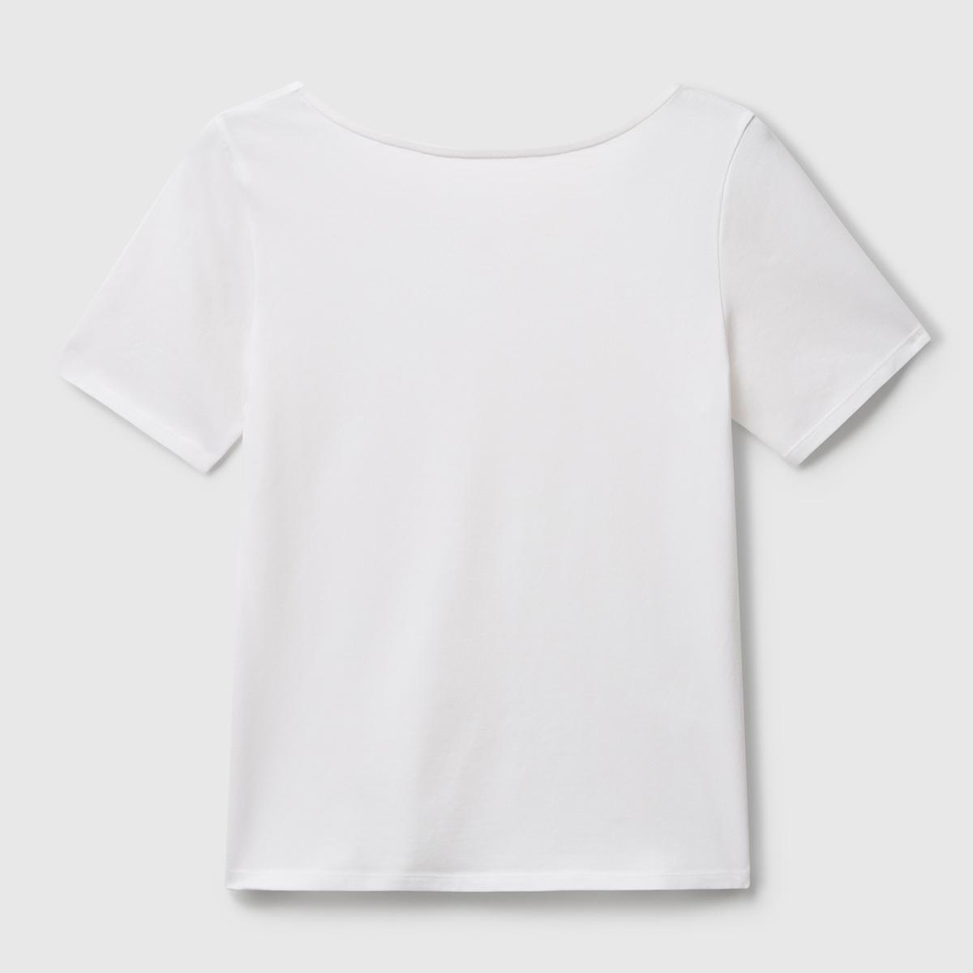 Kadın Beyaz Pamuk Karışımlı Örme Slim Fit Geniş Yaka T-Shirt