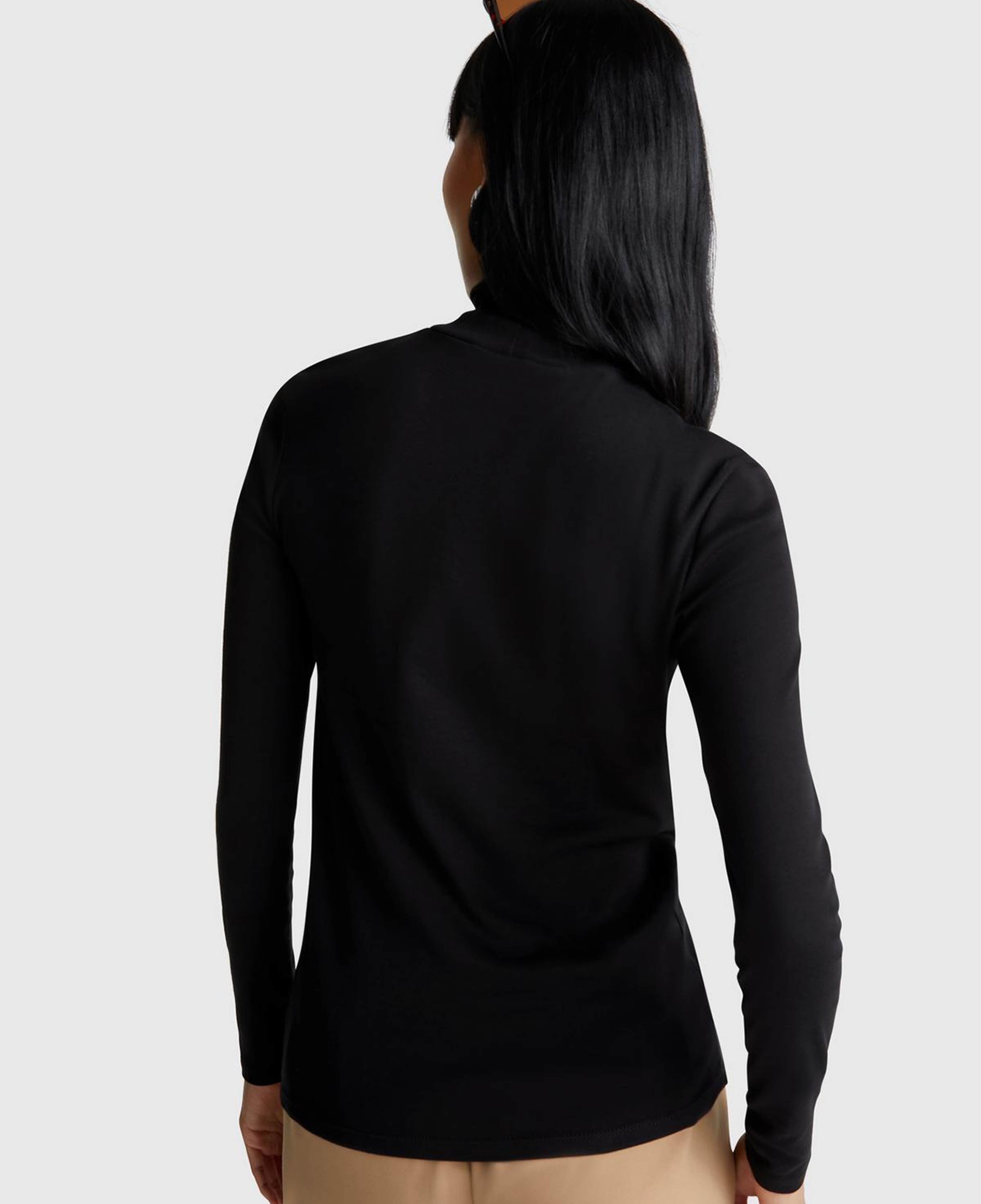 Kadın Siyah %100 Pamuk Boğazlı Uzun Kollu T-Shirt