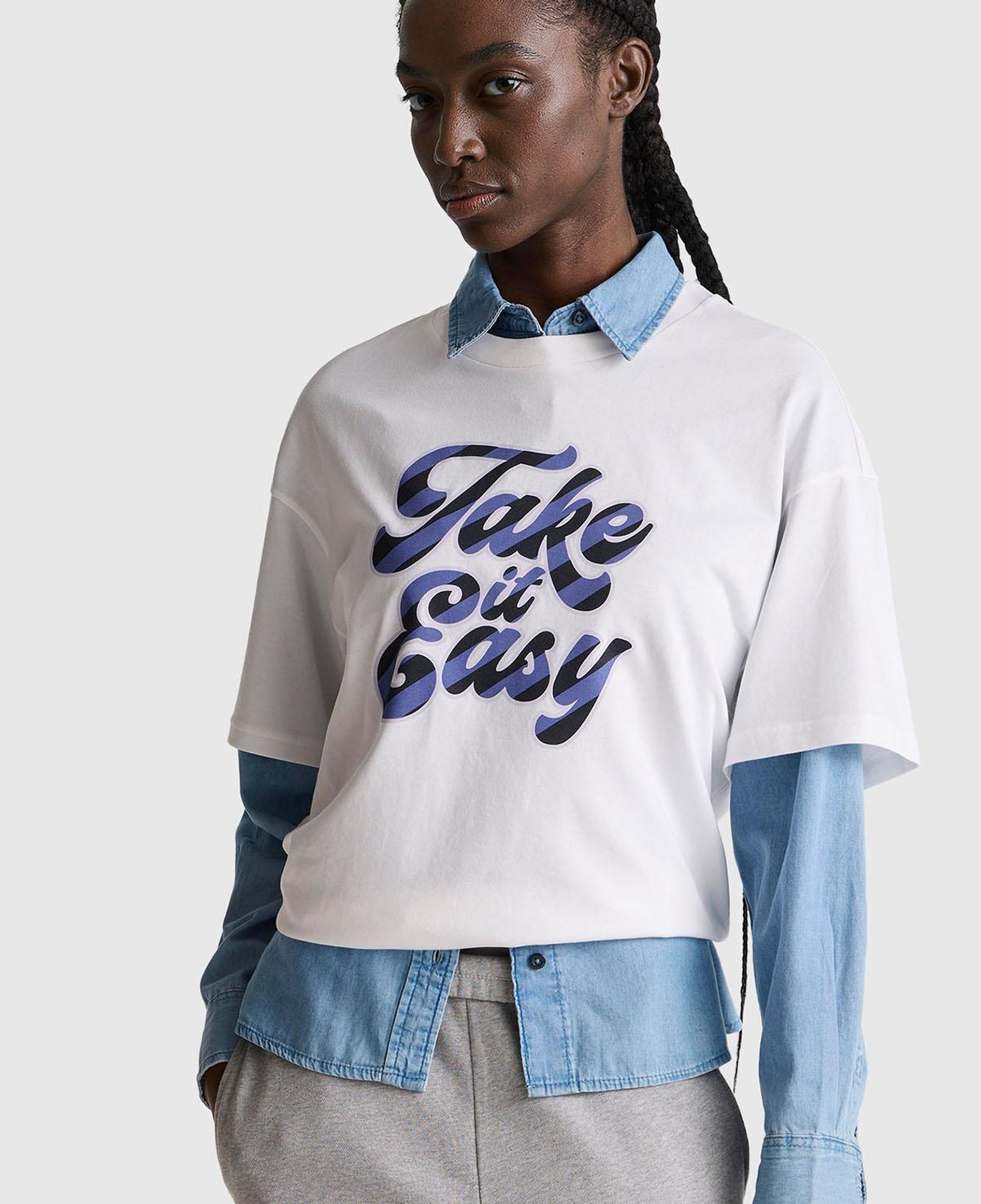 Kadın Beyaz-Mavi Yazılı %100 Pamuk Önü Yazı Baskılı Bisiklet Yaka T-Shirt