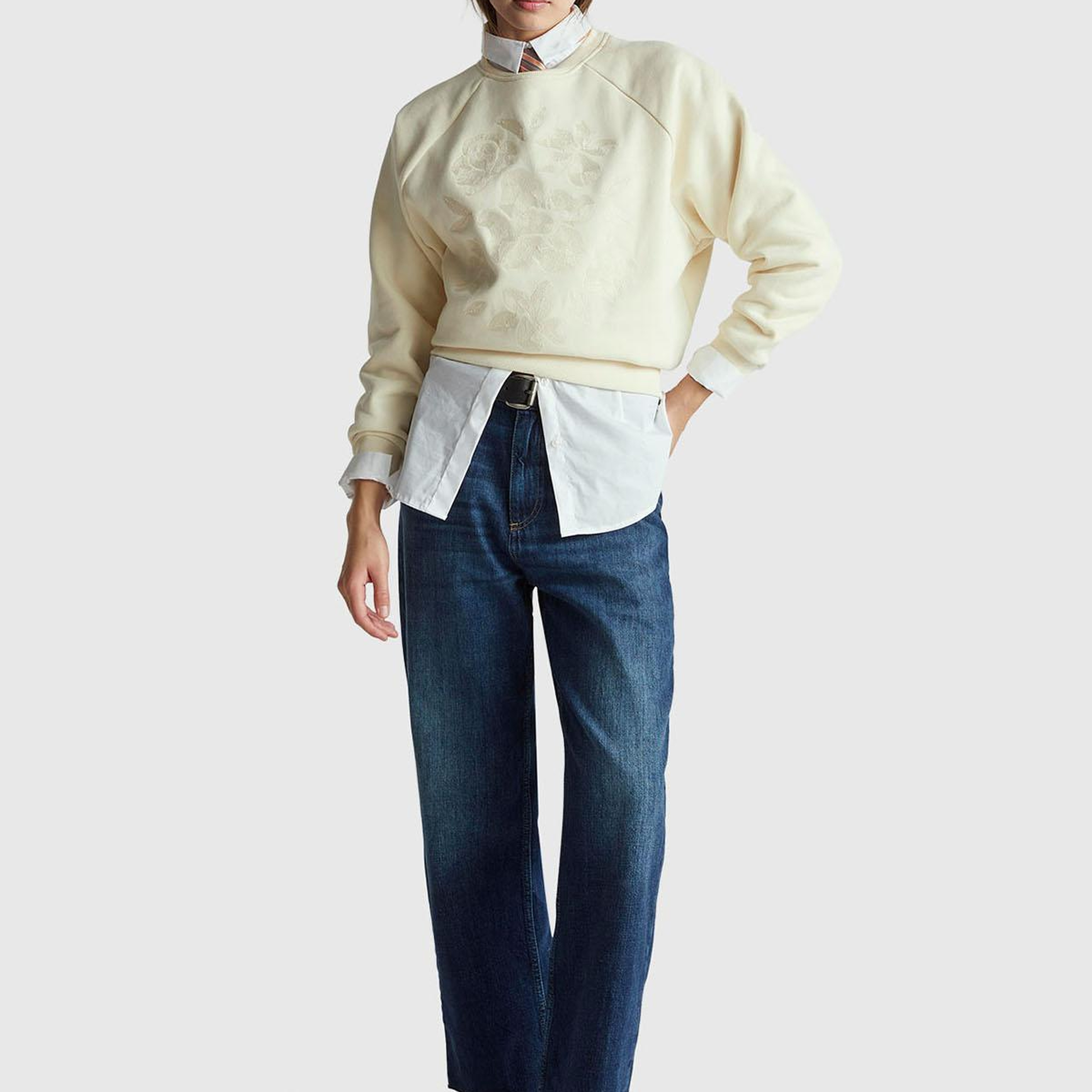 Kadın Krem Pamuk Karışımlı Önü Çiçek Desenli Bisiklet Yaka Sweatshirt