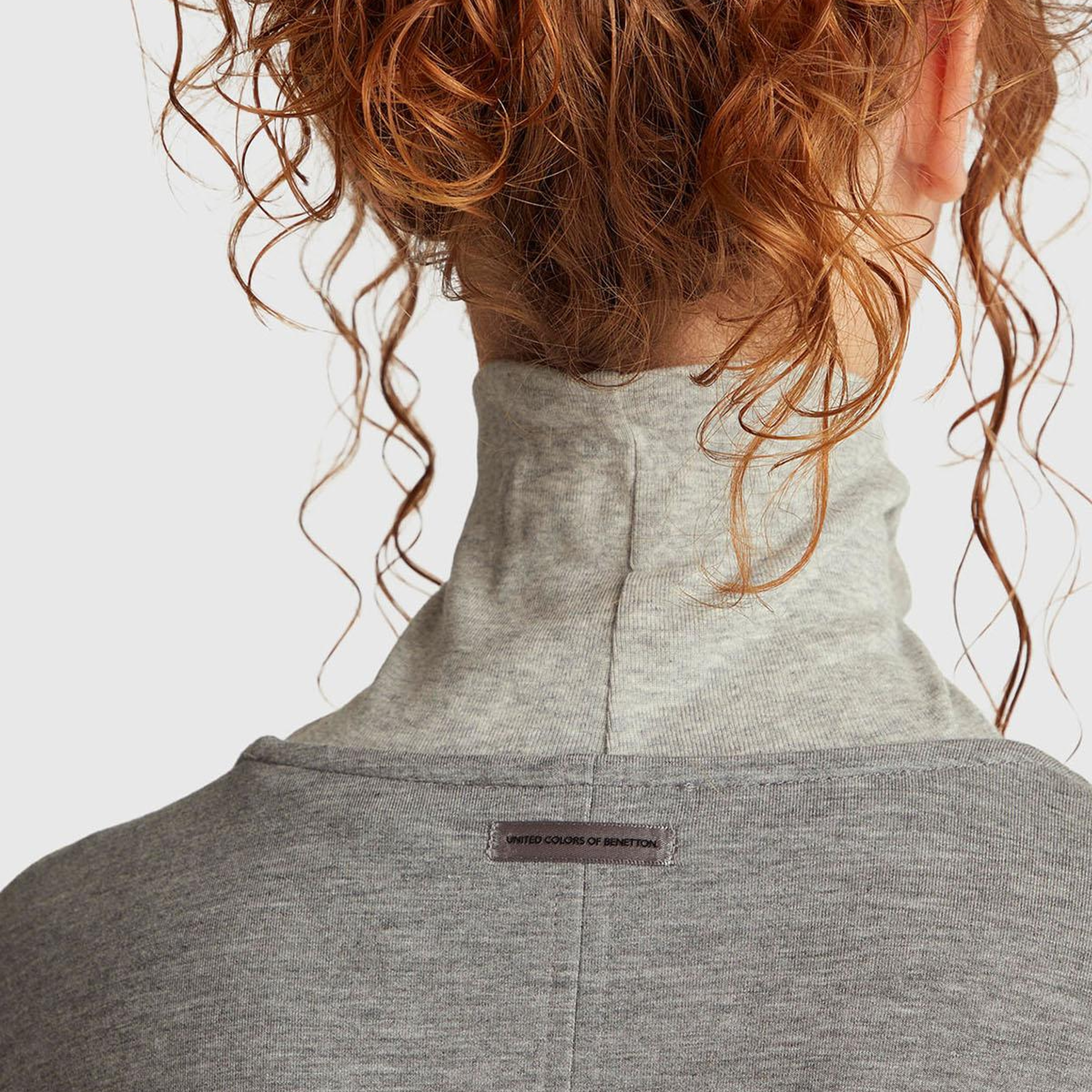 Kadın Açık Gri Modal Karışımlı Etiket Detaylı Bisiklet Yaka Sweatshirt